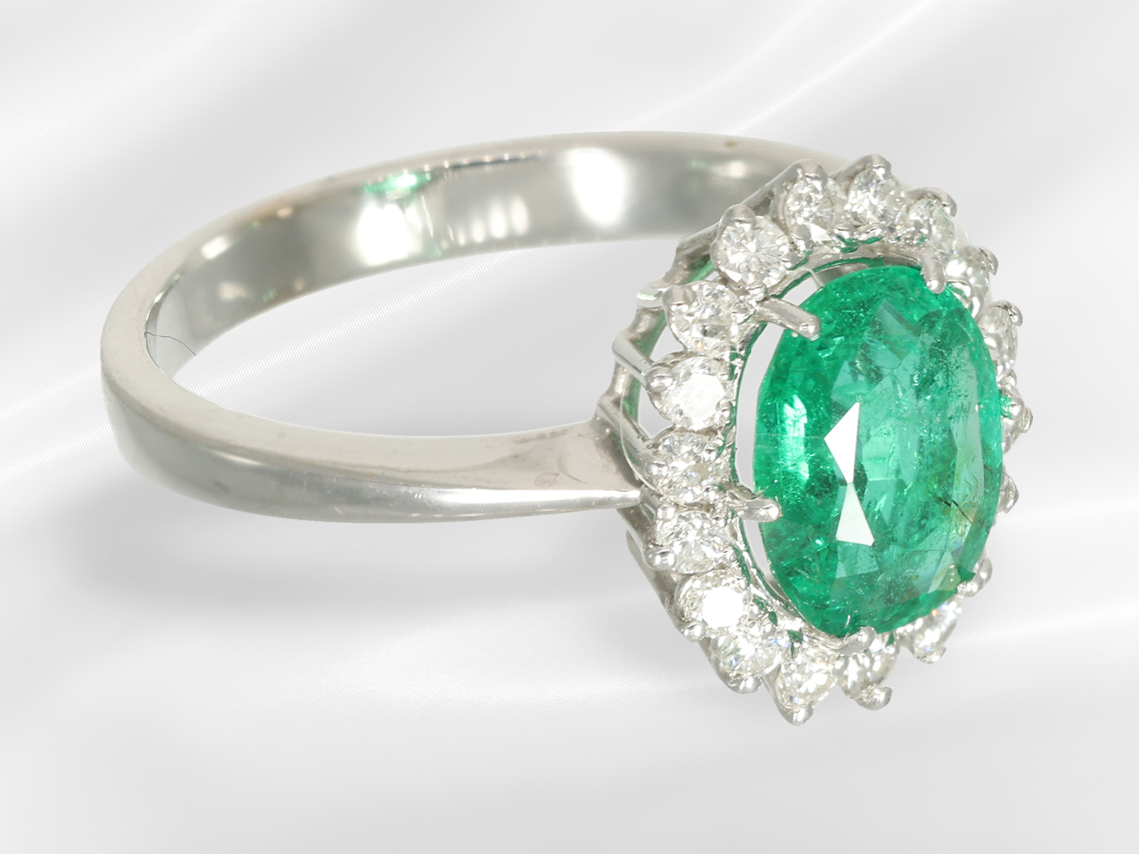 Ring: high-quality, formerly very expensive emerald/brilliant-cut diamond ring from Wempe, approx. 1 - Image 3 of 4