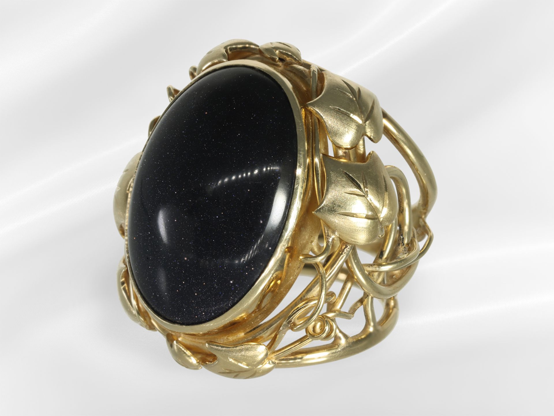 Ring: prunkvoller und sehr breiter Goldschmiedering mit Farbstein, Blaufluss-Heilstein - Bild 3 aus 6