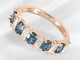 Ring: neuwertiger Ring mit Saphirbesatz und feinsten Diamanten, ca. 2,1ct