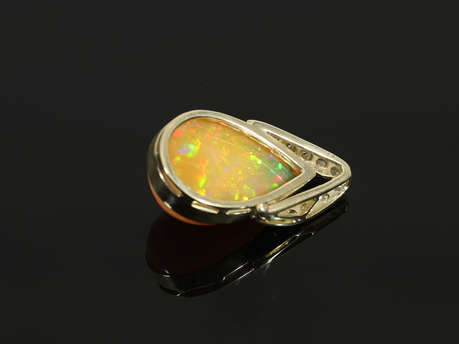 Pendant: very decorative opal/brilliant-cut diamond gold jewellery pendant, beautiful opal of approx - Image 4 of 4