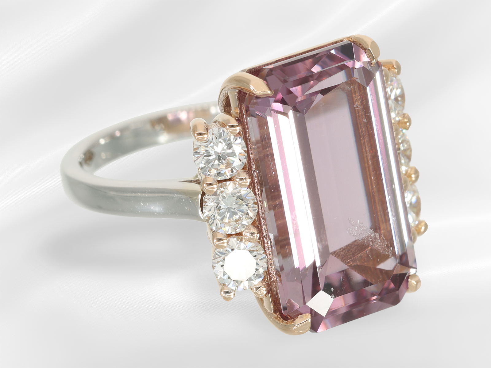 Ring: gold ring with pink diaspore "sultanite" with colour change and fine brilliant-cut diamonds, a - Image 4 of 7