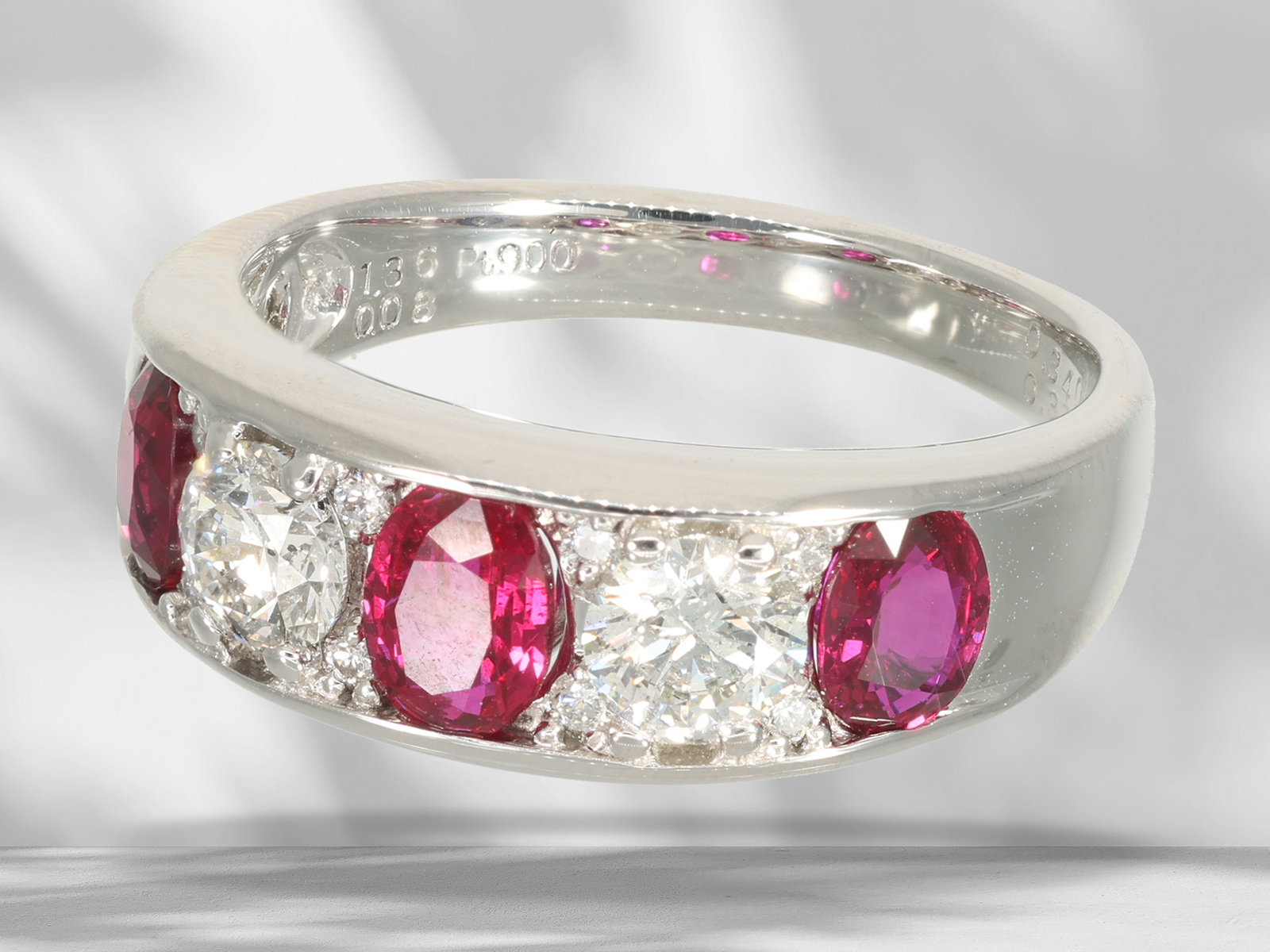 Ring: precious platinum ring with rubies and brilliant-cut diamonds - Image 4 of 4