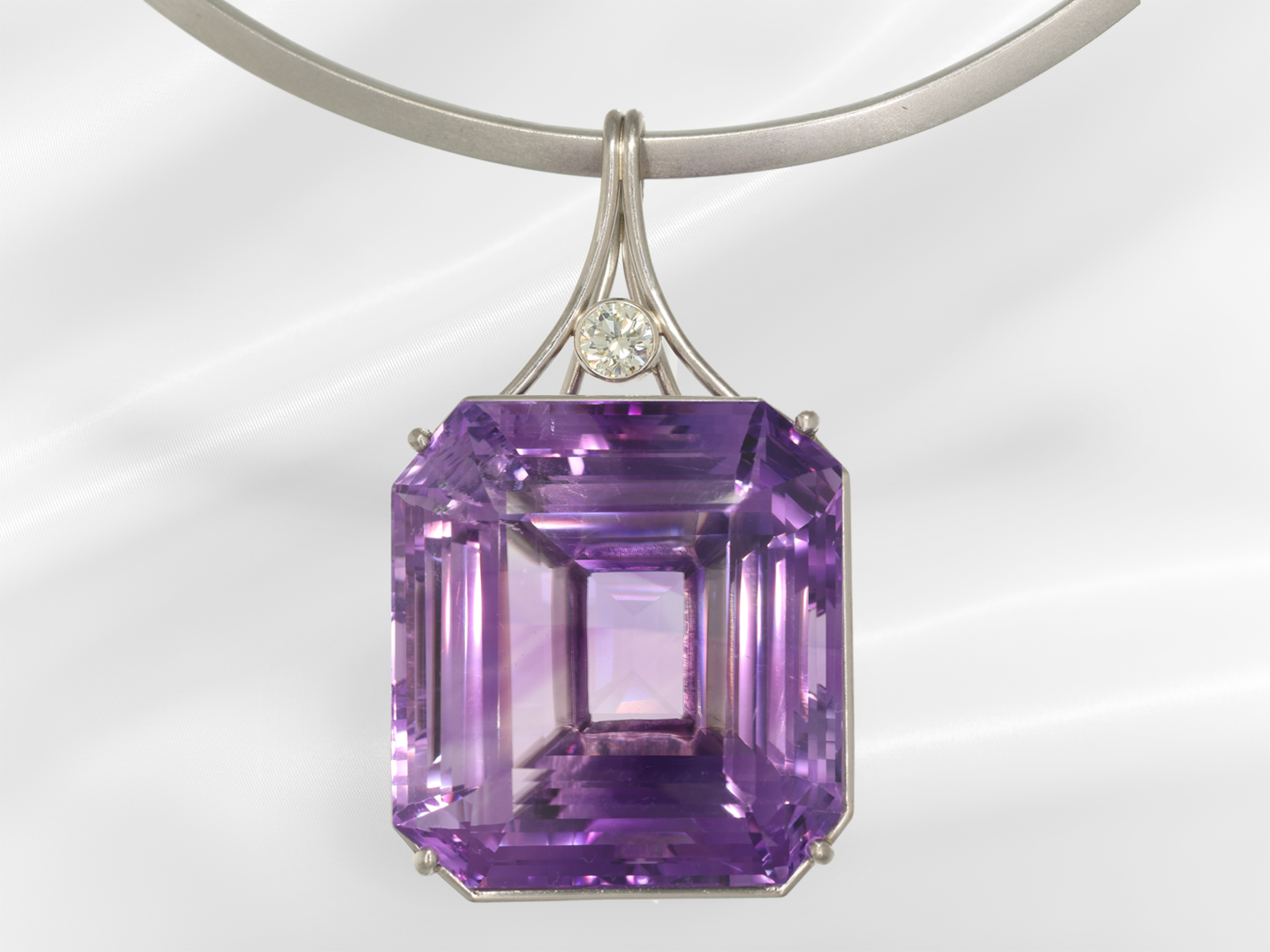 Chain/pendant: important goldsmith jewellery with amethyst of approx. 200ct, platinum, unique piece - Image 2 of 8