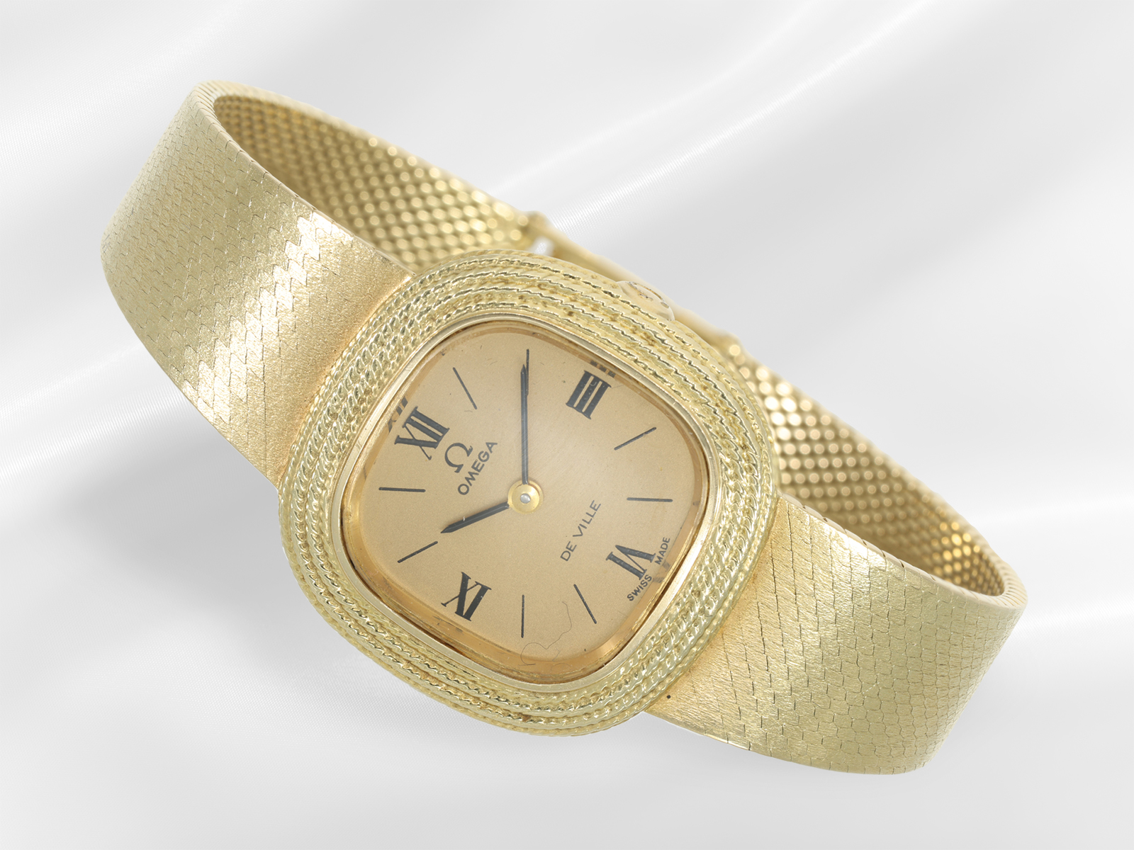 Wristwatch: gold vintage ladies' watch Omega De Ville, manual winding