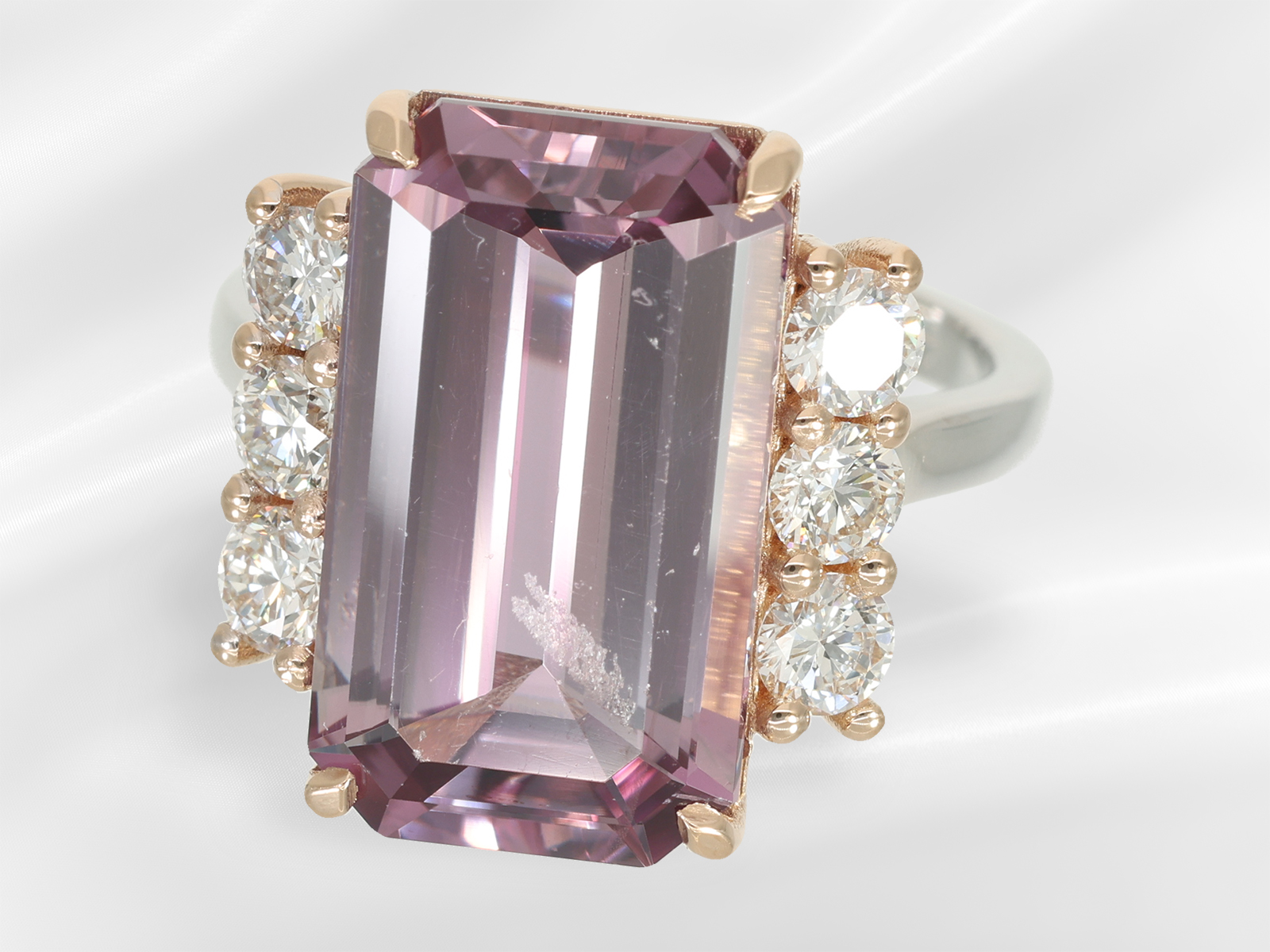 Ring: gold ring with pink diaspore "sultanite" with colour change and fine brilliant-cut diamonds, a - Image 2 of 7