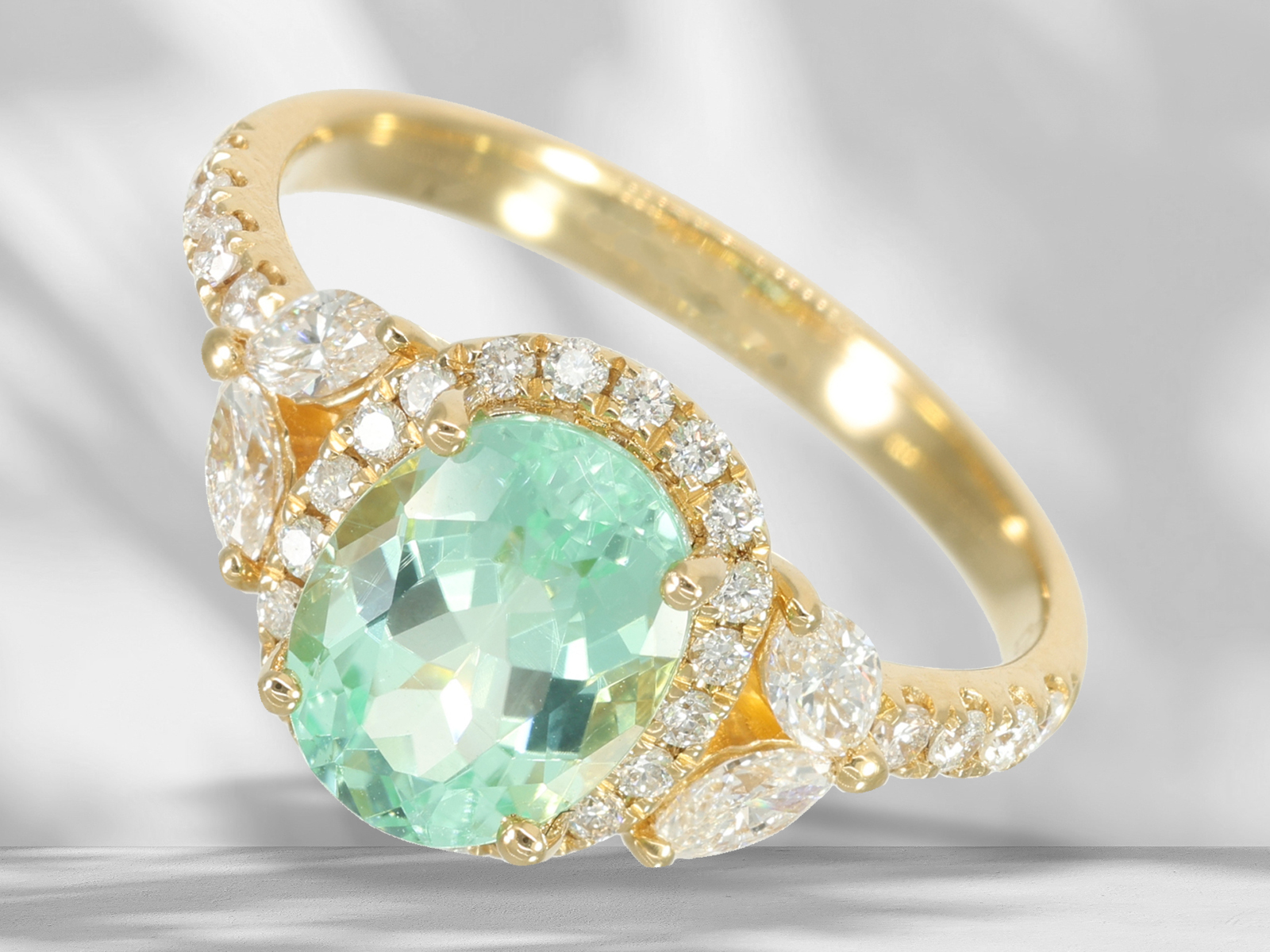 Ring: goldsmith ring with extremely rare Paraiba tourmaline and brilliant-cut diamonds, like new