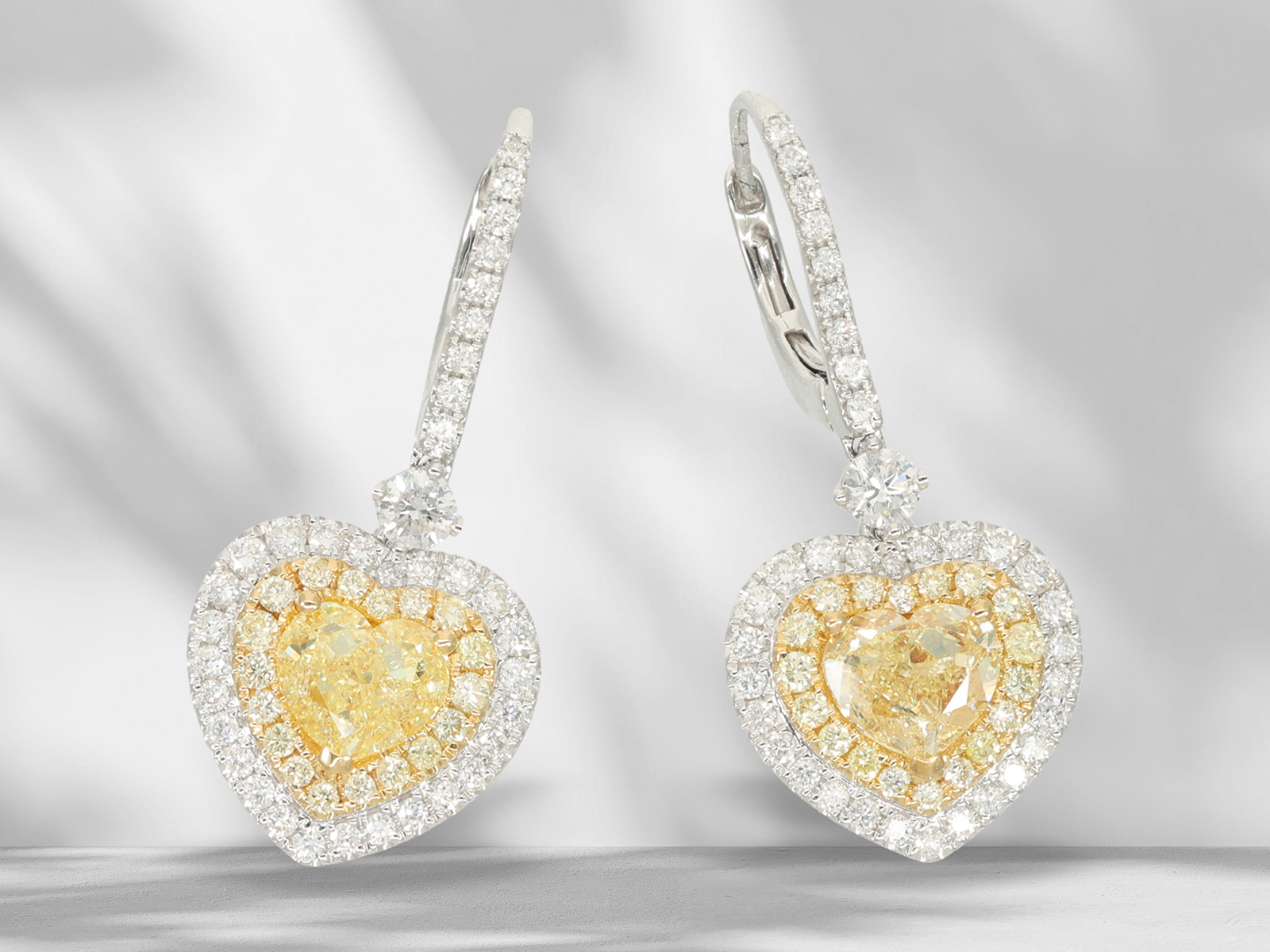 Earrings: High quality earrings set with brilliant-cut diamonds, 2 x 1ct fancy light yellow - Image 4 of 8