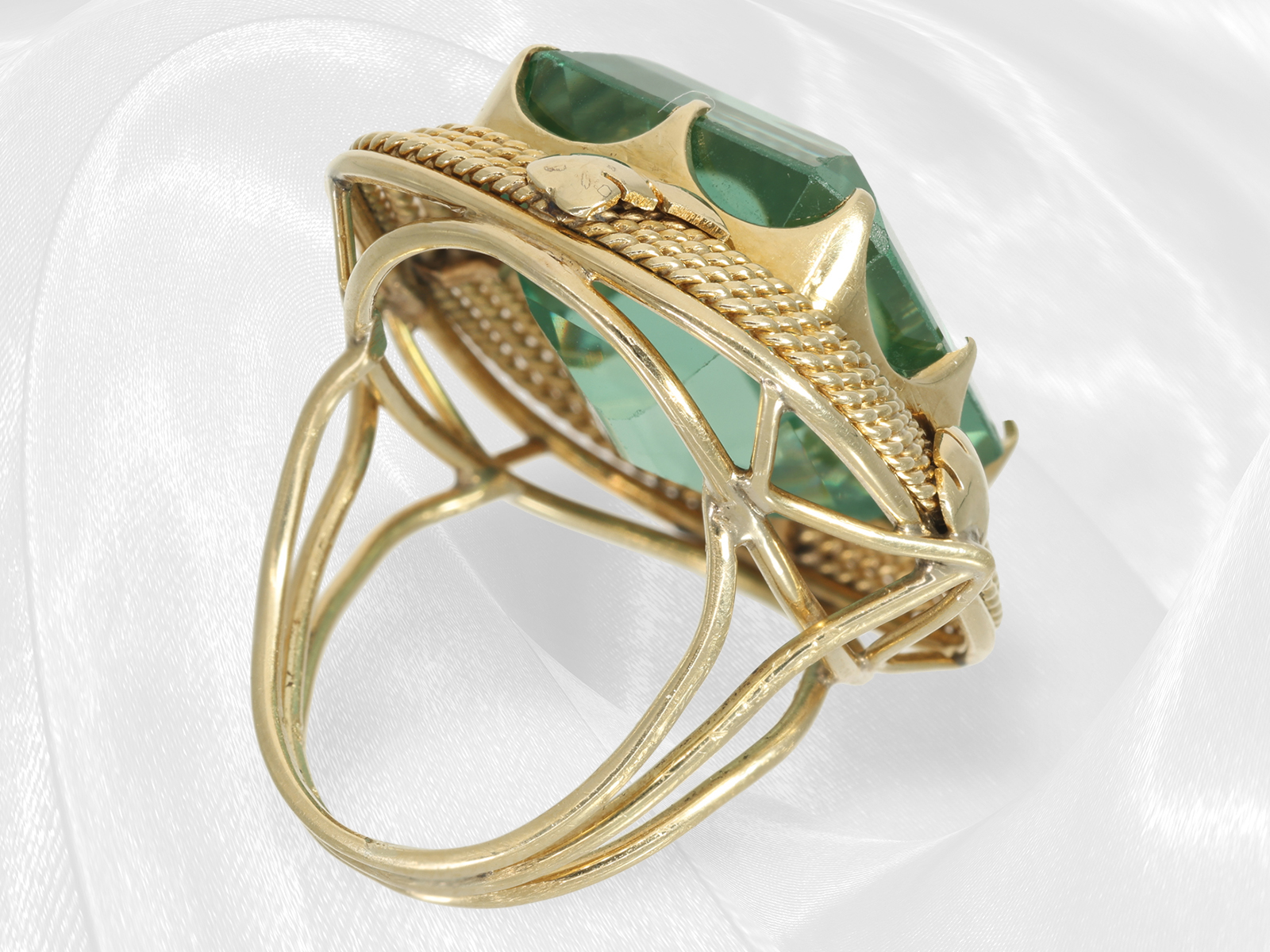 Ring: extraordinary vintage goldsmith ring with green gemstone, old 14K gold handwork - Image 5 of 5