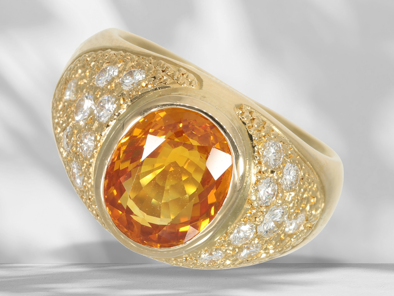 Ring: goldsmith ring with rare, intense orange sapphire (Ceylon Ratnapura), 4.5ct