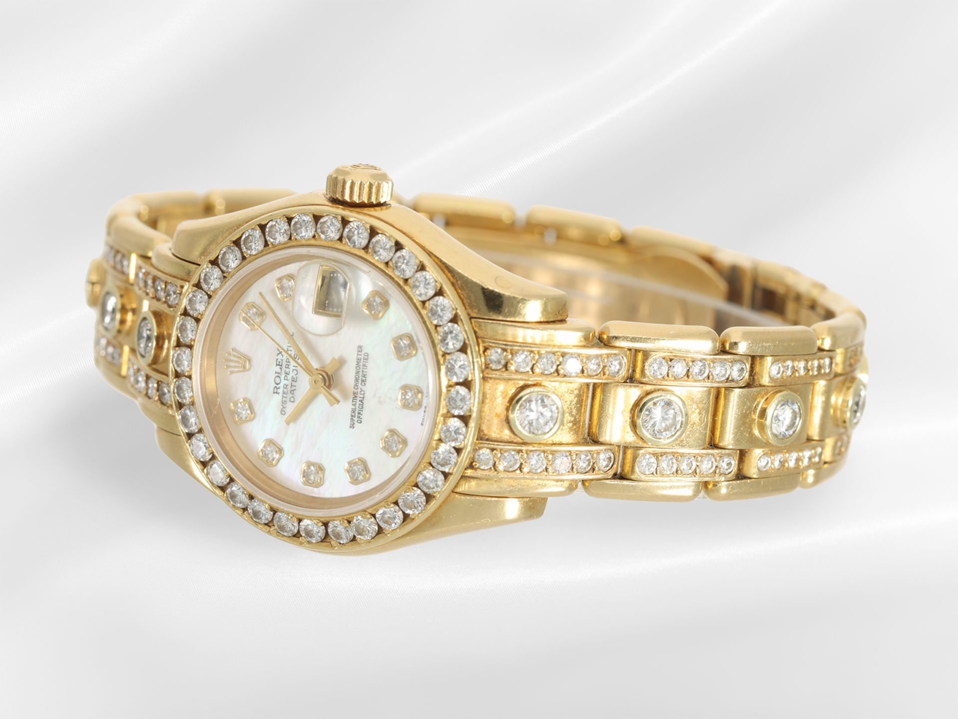 Armbanduhr: gesuchte luxuriöse Damenuhr Rolex Pearlmaster 29 mit Brillantbesatz und Diamantzifferbla - Bild 3 aus 6