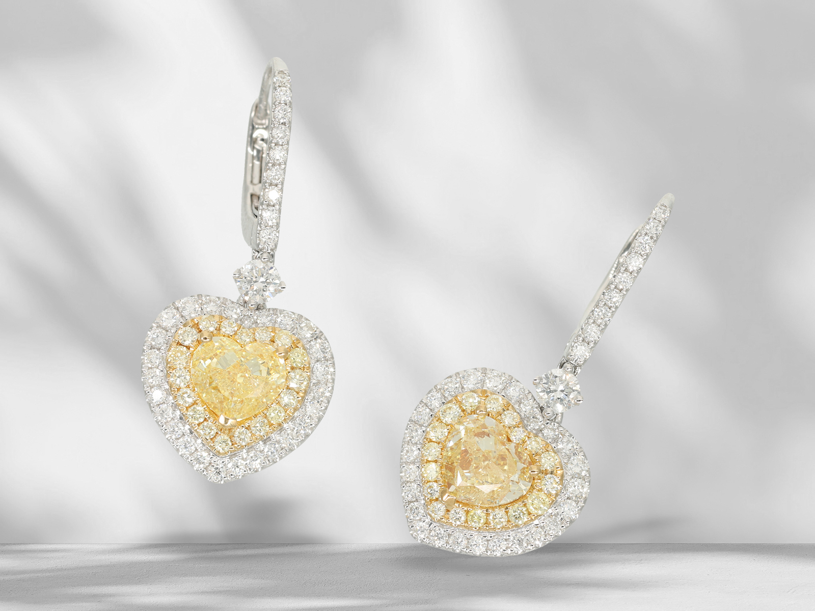 Earrings: High quality earrings set with brilliant-cut diamonds, 2 x 1ct fancy light yellow - Image 6 of 8