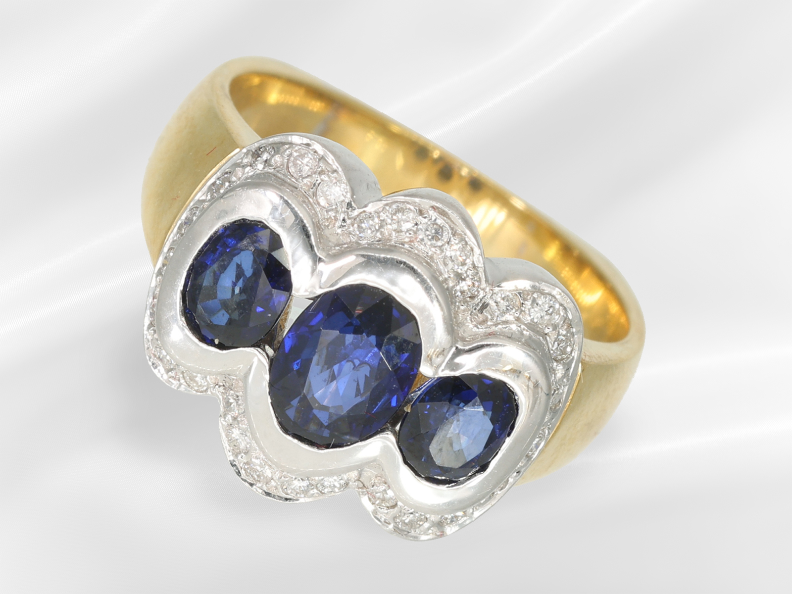 Necklace/bracelet/ring/earrings: extremely luxurious jewellery set with sapphires and brilliant-cut  - Image 6 of 10