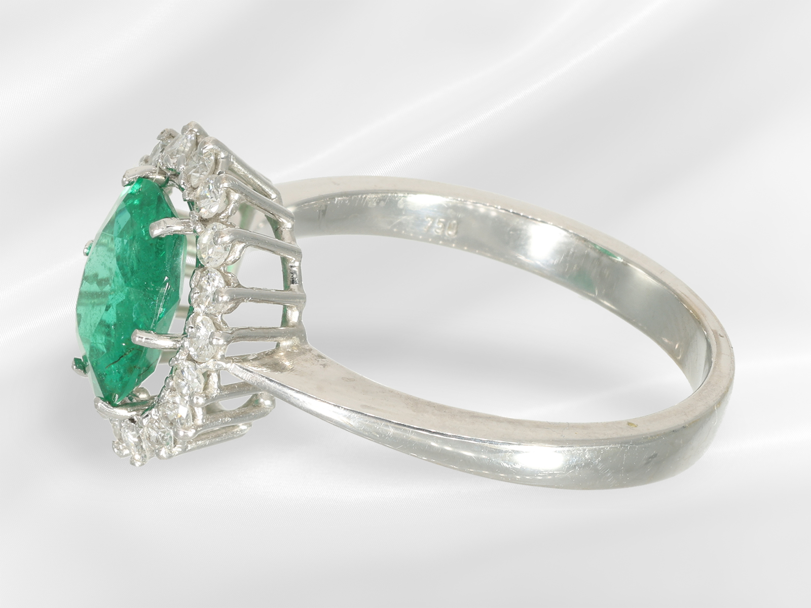 Ring: high-quality, formerly very expensive emerald/brilliant-cut diamond ring from Wempe, approx. 1 - Image 4 of 4