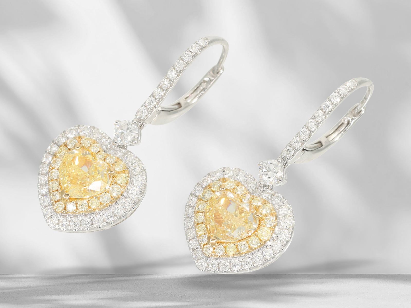 Earrings: High quality earrings set with brilliant-cut diamonds, 2 x 1ct fancy light yellow - Image 2 of 8