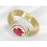 Ring: solid 18K gold ring with ruby setting, approx. 0.7ct