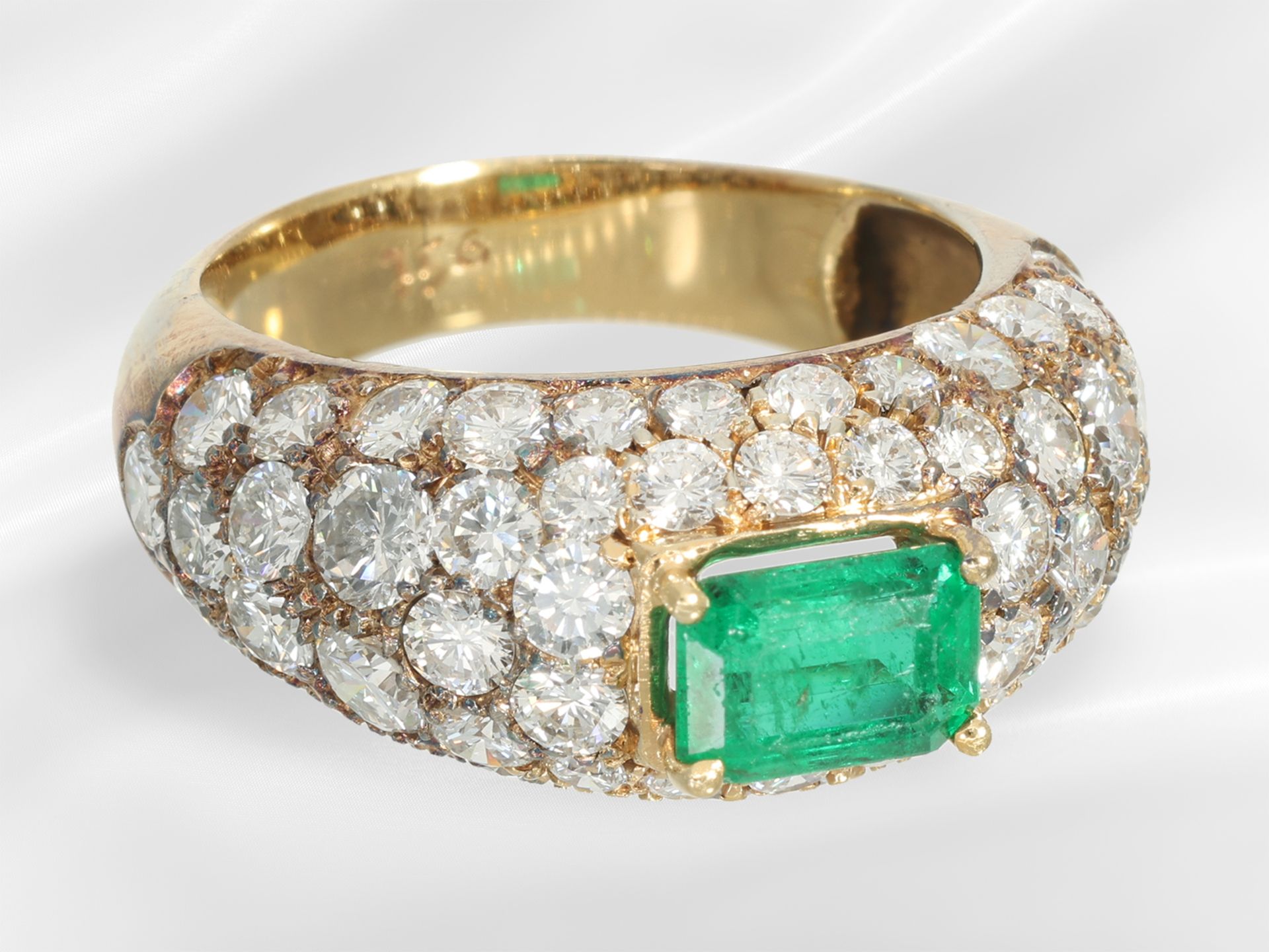 Ring: very decorative vintage emerald/brilliant-cut diamond gold ring, approx. 5ct - Image 2 of 4