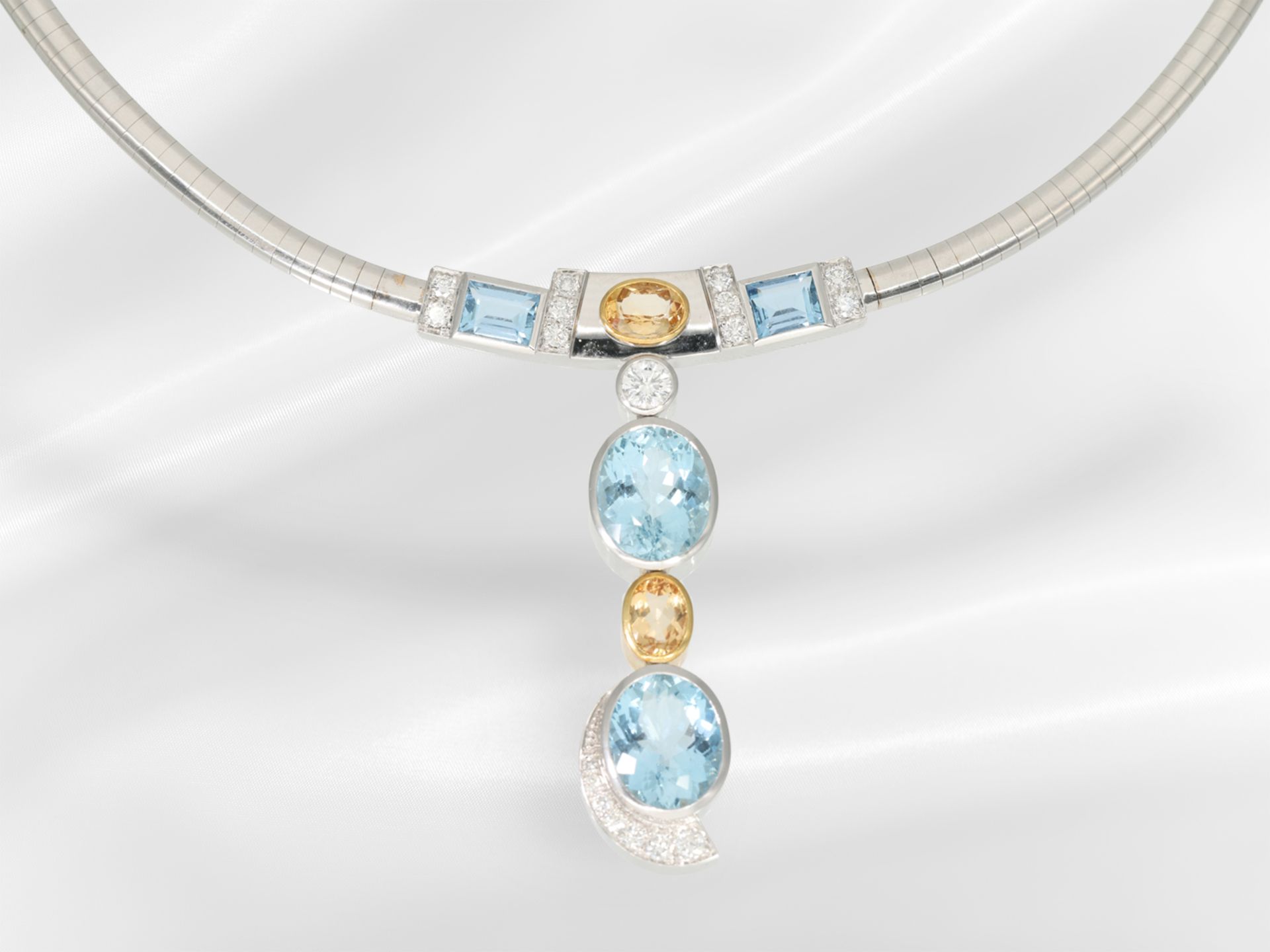 Kette: modernes, hochwertiges Aquamarin-Mittelteil Collier mit Brillanten und Citrinen, ca. 14,4ct,  - Bild 3 aus 3