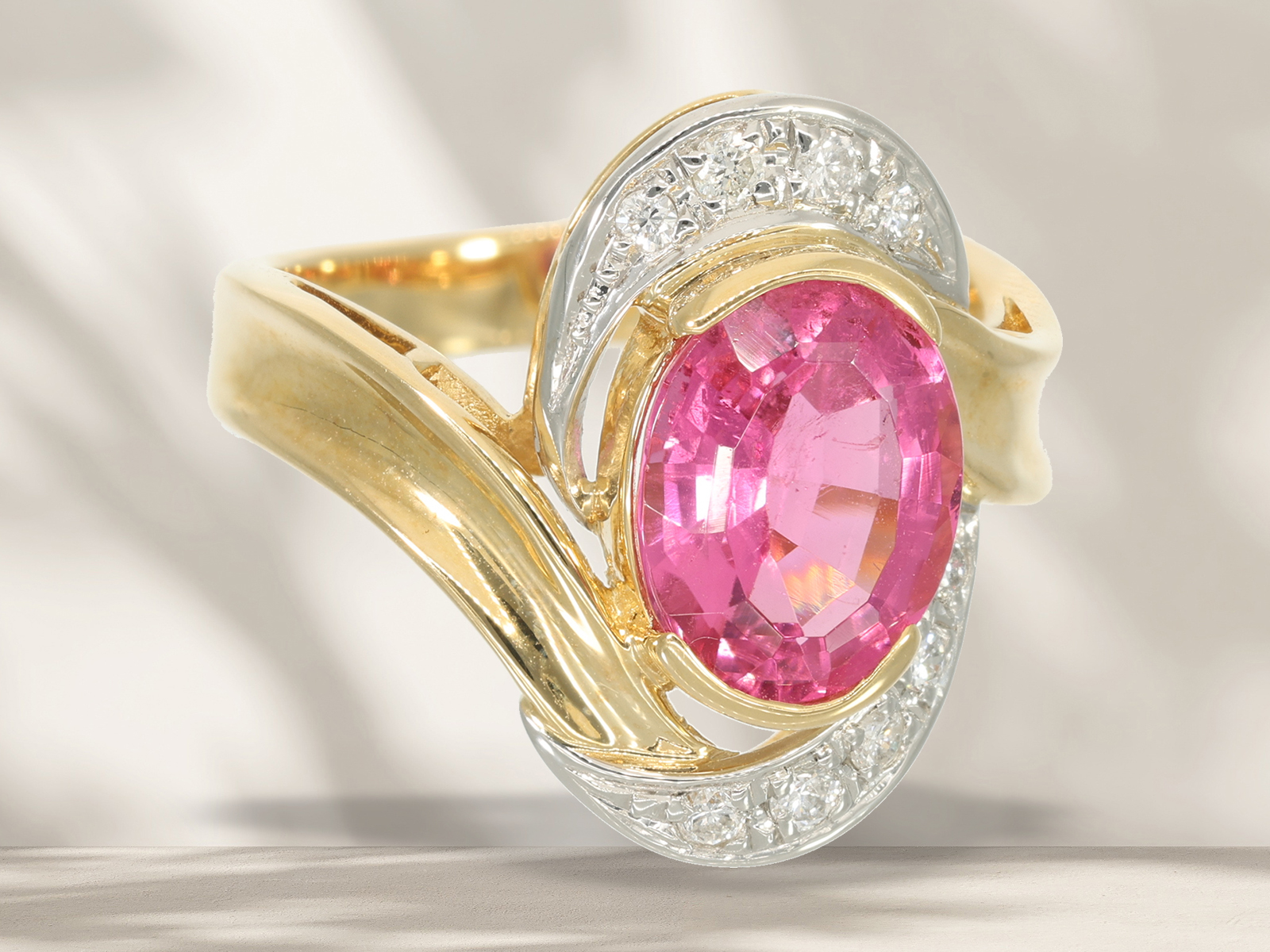 Ring: goldsmith ring with a rare "intense pink" tourmaline and brilliant-cut diamonds - Image 4 of 5