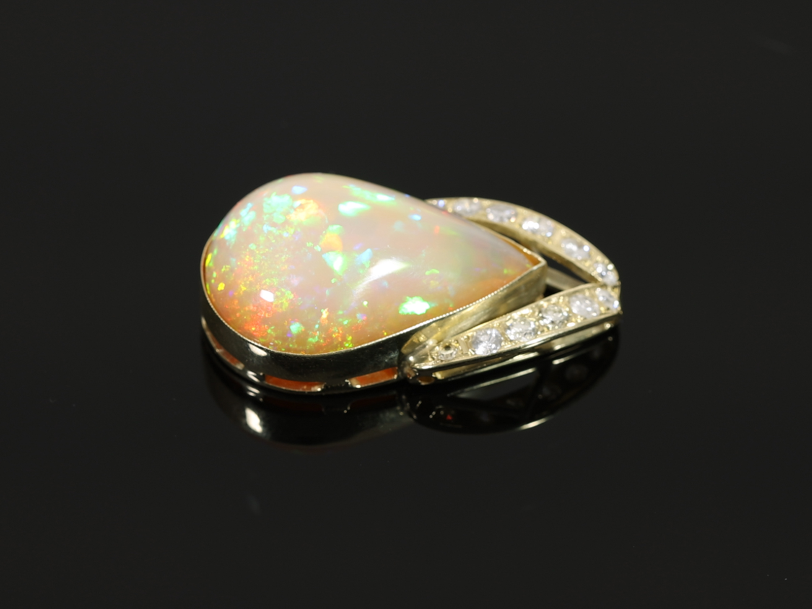 Pendant: very decorative opal/brilliant-cut diamond gold jewellery pendant, beautiful opal of approx - Image 3 of 4