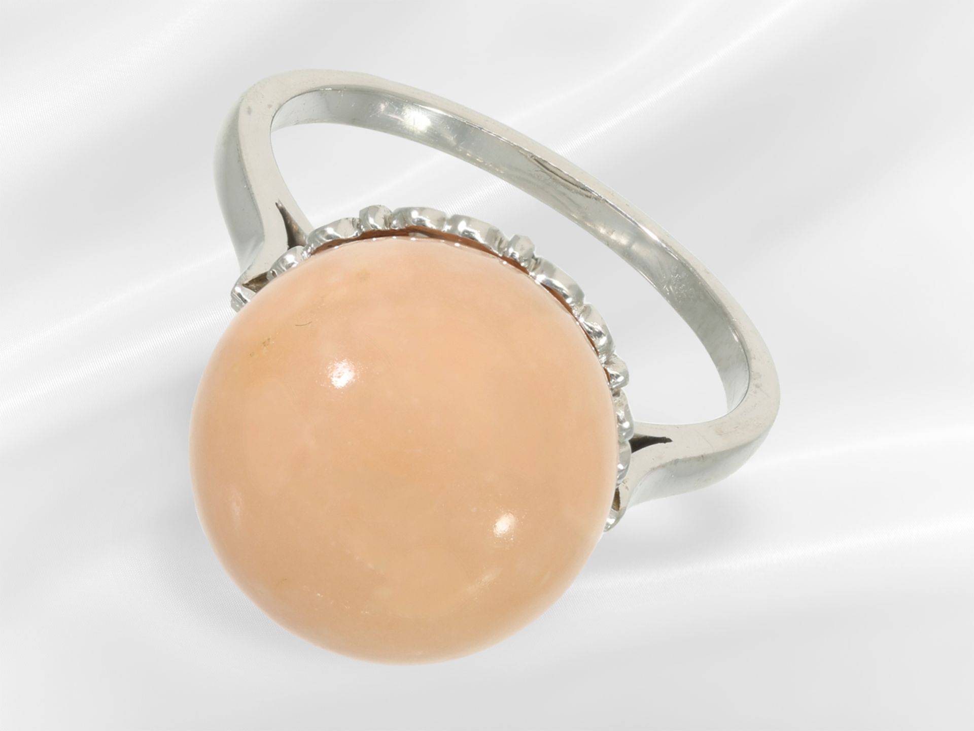 Ring: antique French platinum ring with extremely rare natural pearl "Melo Melo"