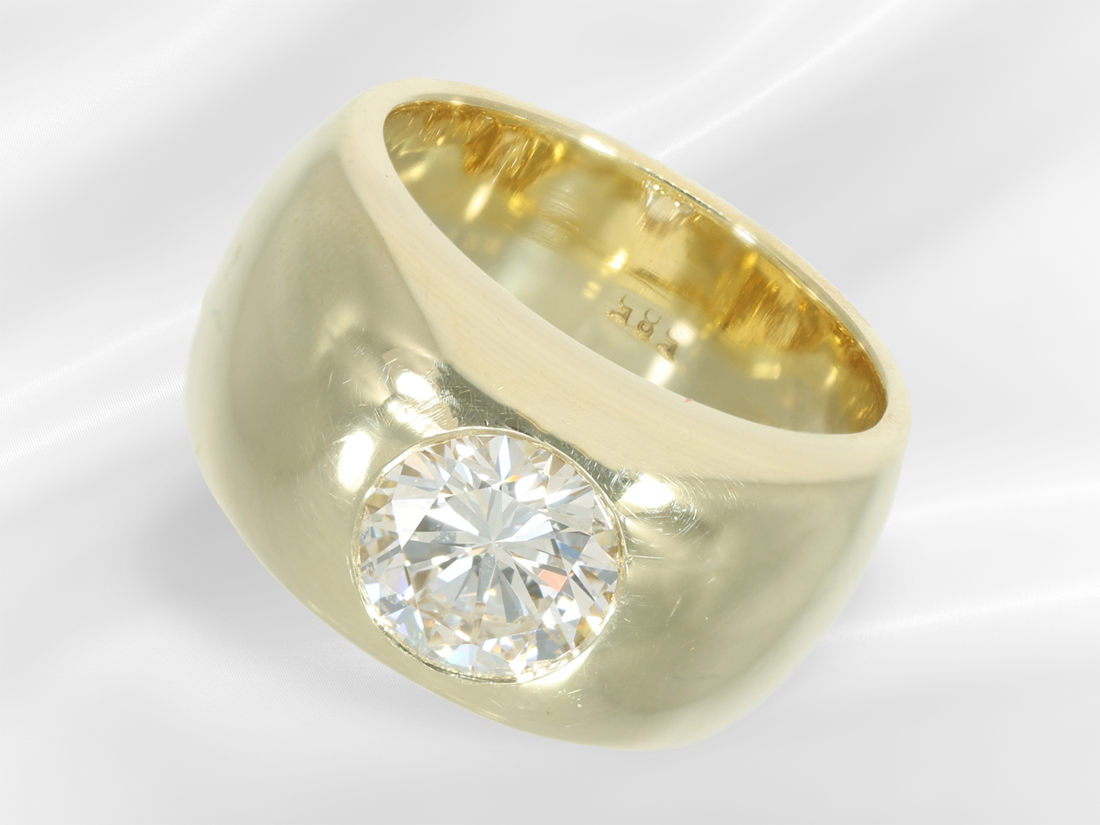 Ring: very high-quality brilliant-cut diamond solitaire ring of the finest quality, approx. 1.5ct