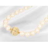 Chain/necklace: beautiful and particularly long cultured pearl necklace with high-quality 18K gold c