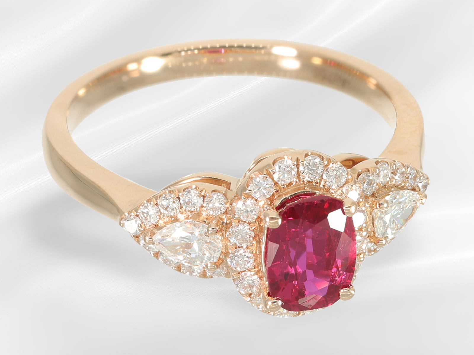 Ring: like new, extremely beautiful gold jewellery ring with Burma ruby and brilliant-cut diamonds - Image 2 of 4