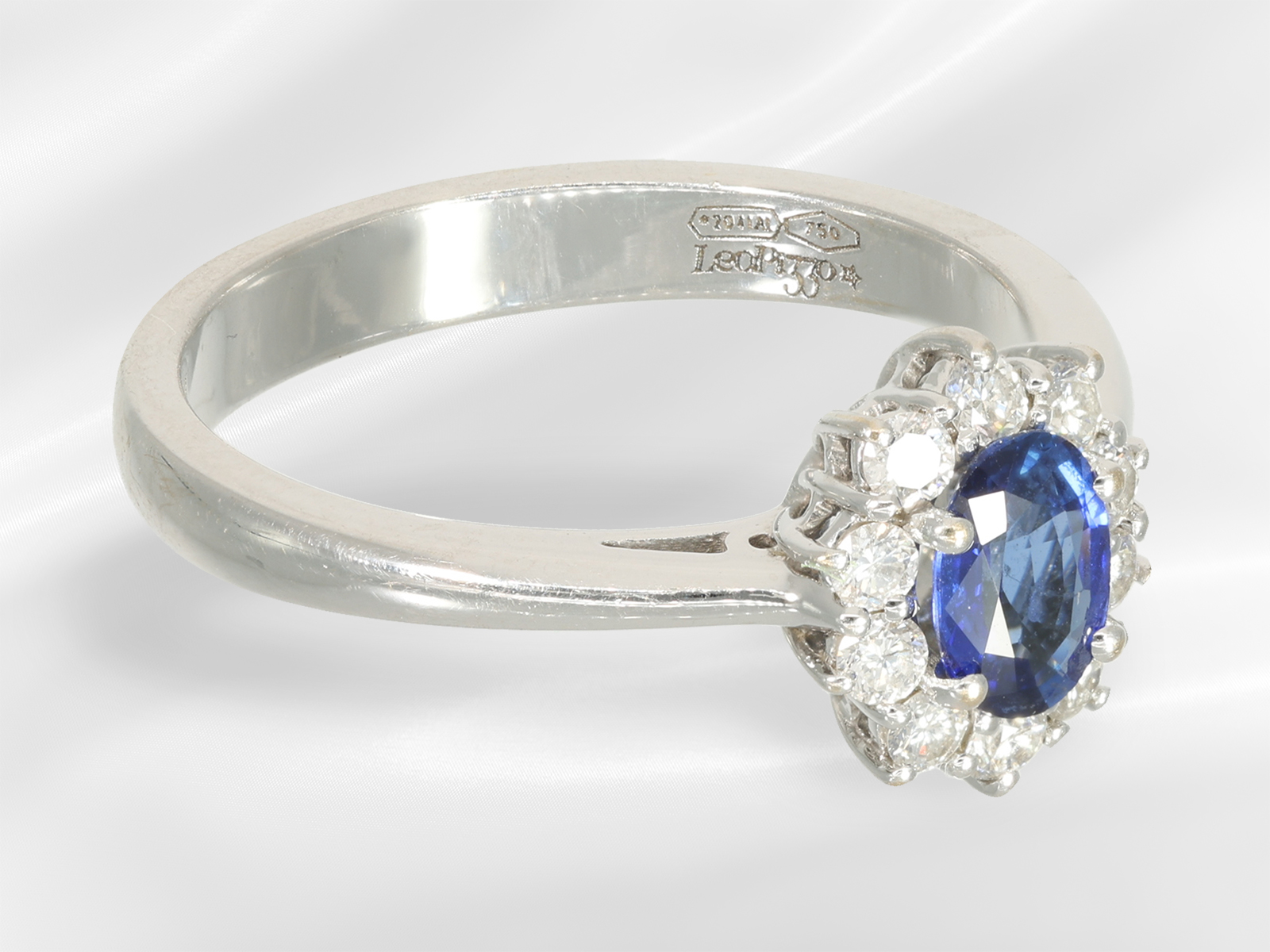 Ring: fine white gold sapphire/brilliant-cut diamond ring, approx. 0.83ct gemstone setting, Leo Pizz - Image 5 of 5