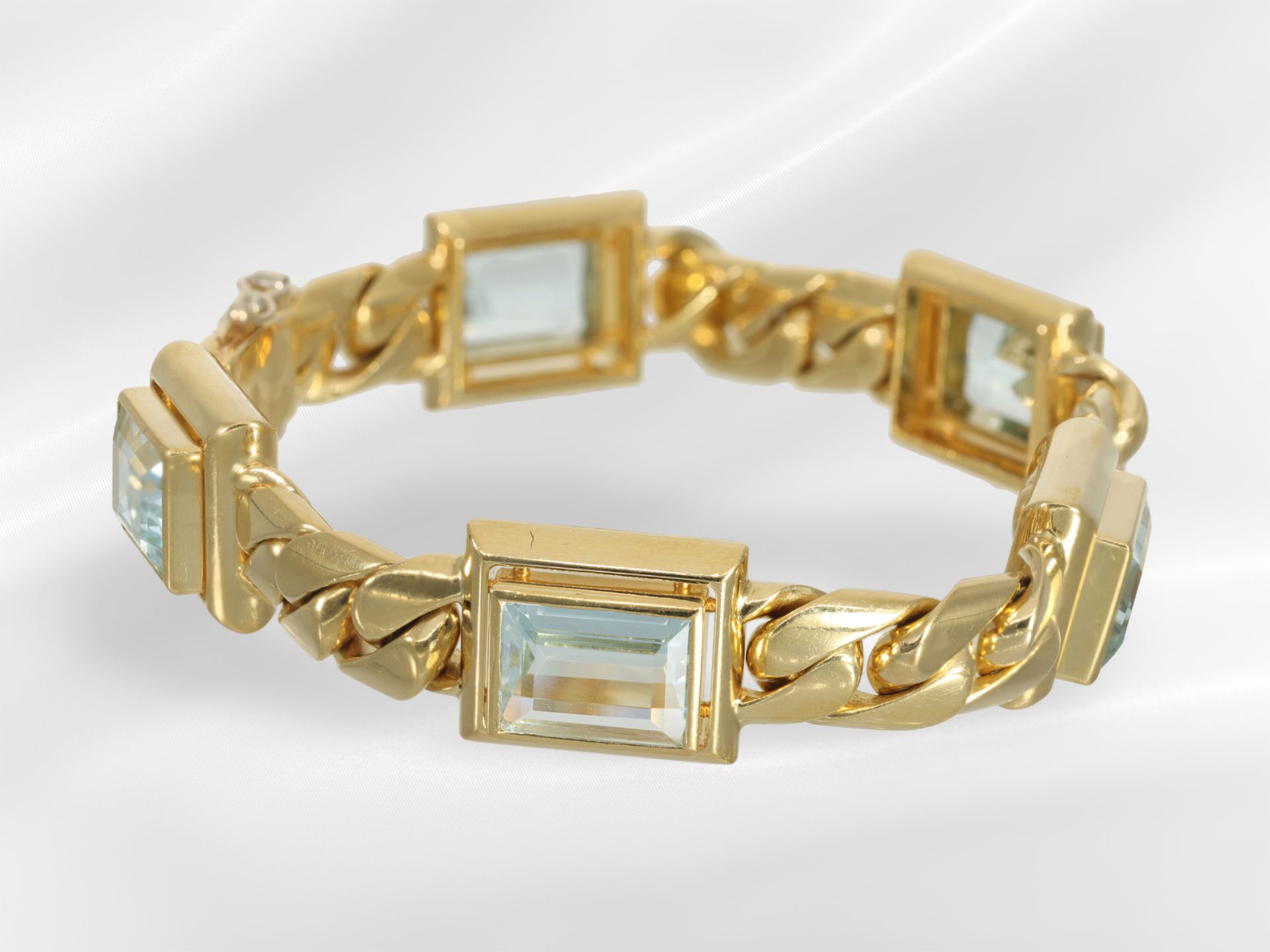 Armband/Ring: sehr hochwertige, moderne Goldschmiedeanfertigung mit feinen Aquamarinen und Brillante - Bild 7 aus 7