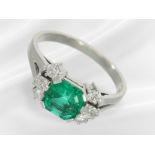 Ring: hochfeiner Smaragd/Brilliantring, vermutlich Muzo, ca.1,2ct