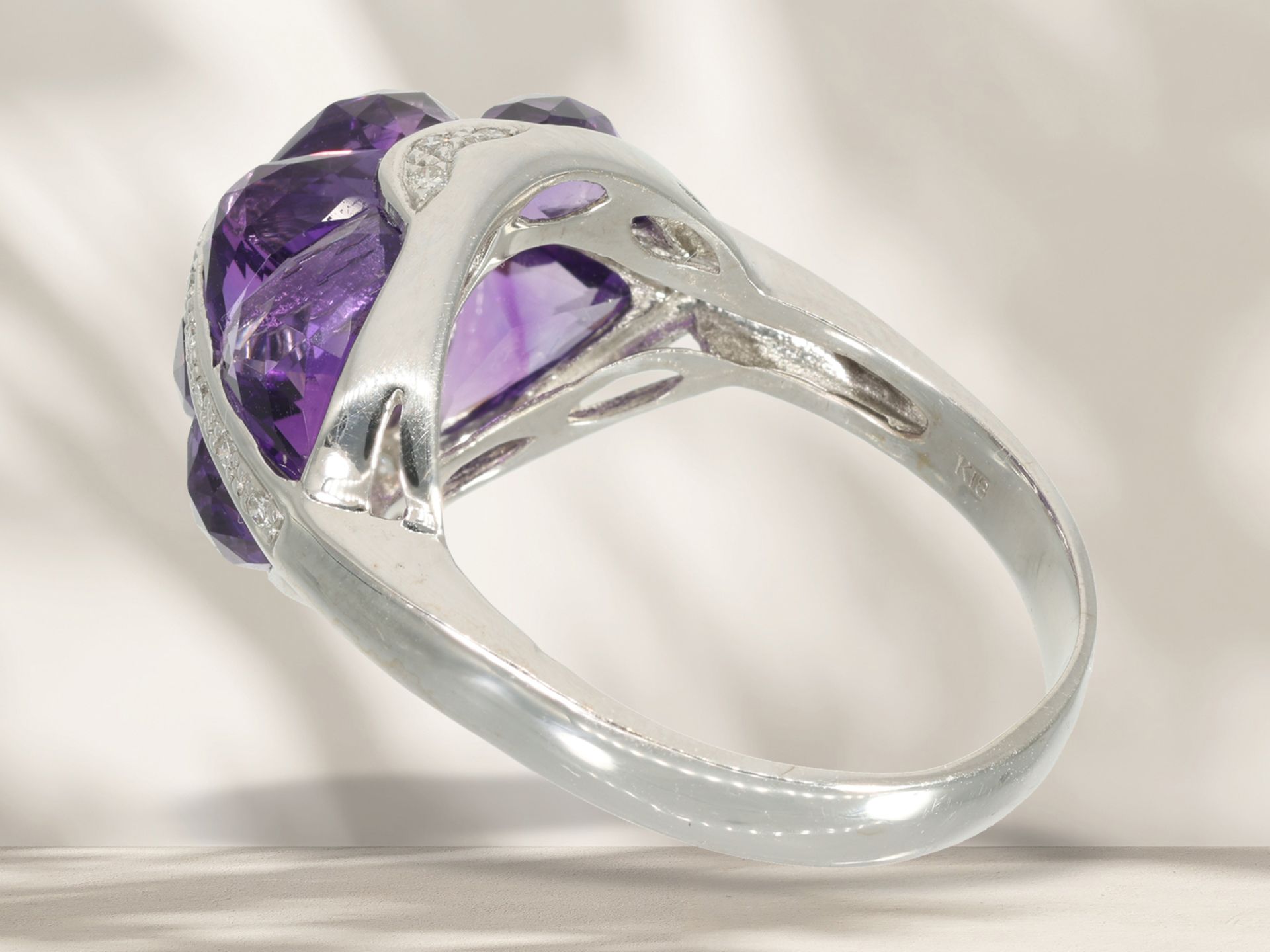 Ring: Außergewöhnlicher Designerring mit Brillanten und Amethysten, Cocktailring - Bild 7 aus 7