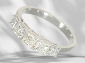 Ring: außergewöhnlicher Goldschmiedering mit 5 Asscher-Cut- Diamanten, 1,6ct