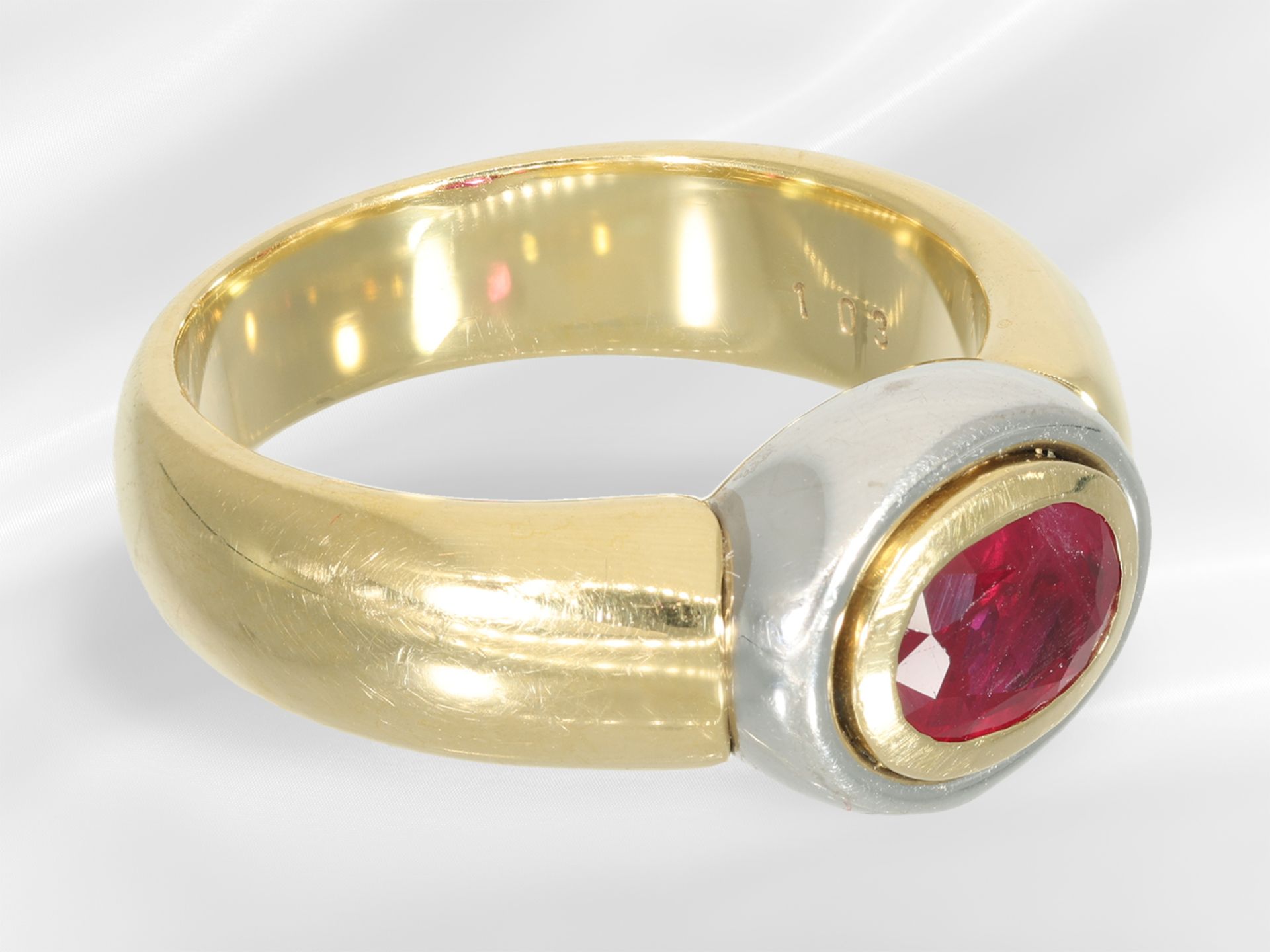 Ring: solid 18K gold ring with ruby setting, approx. 0.7ct - Image 4 of 5