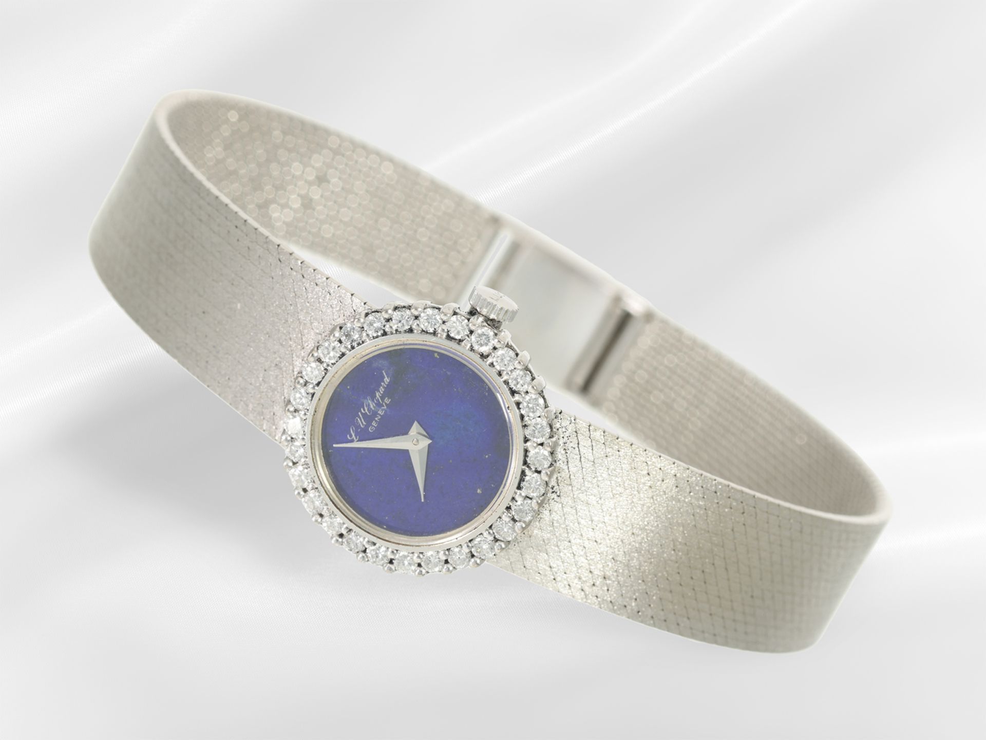 Armbanduhr: luxuriöse Damenuhr von Chopard mit Brillantlünette und Lapislazuli- Zifferblatt