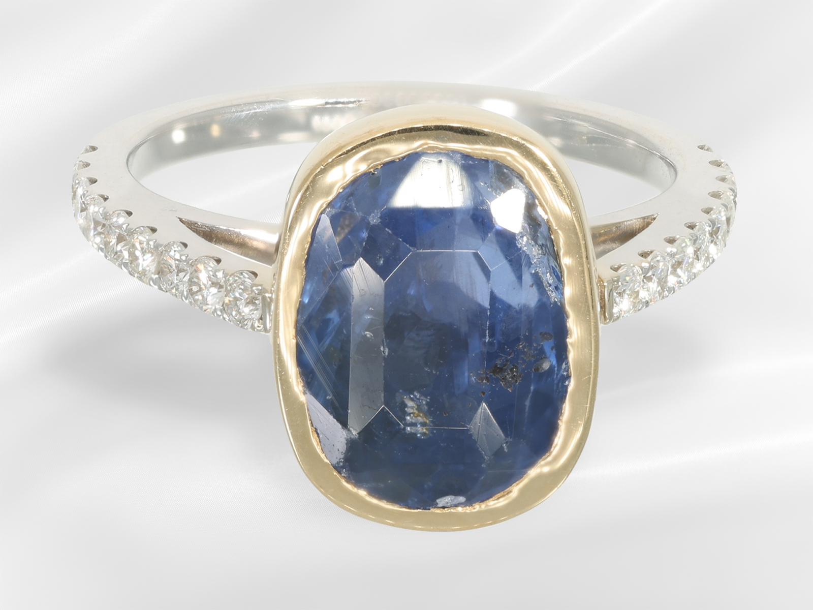 Ring: high-quality brilliant-cut diamond ring with precious sapphire, approx. 6.91ct - Image 2 of 7