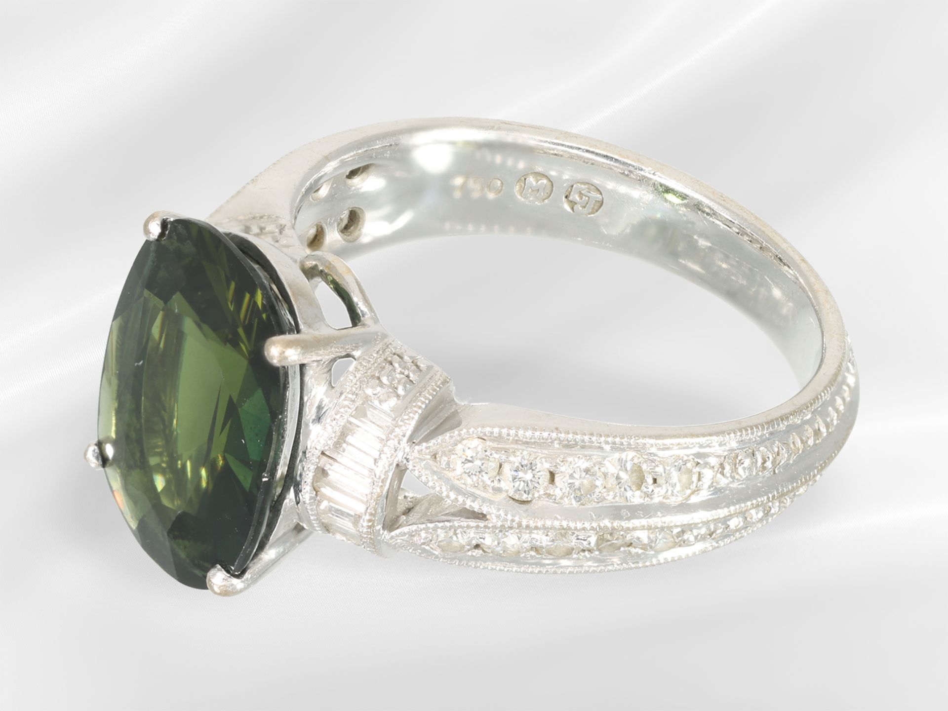 Ring: elaborately crafted 18K white gold ring with a green sapphire of approx. 5.2ct - Image 7 of 7