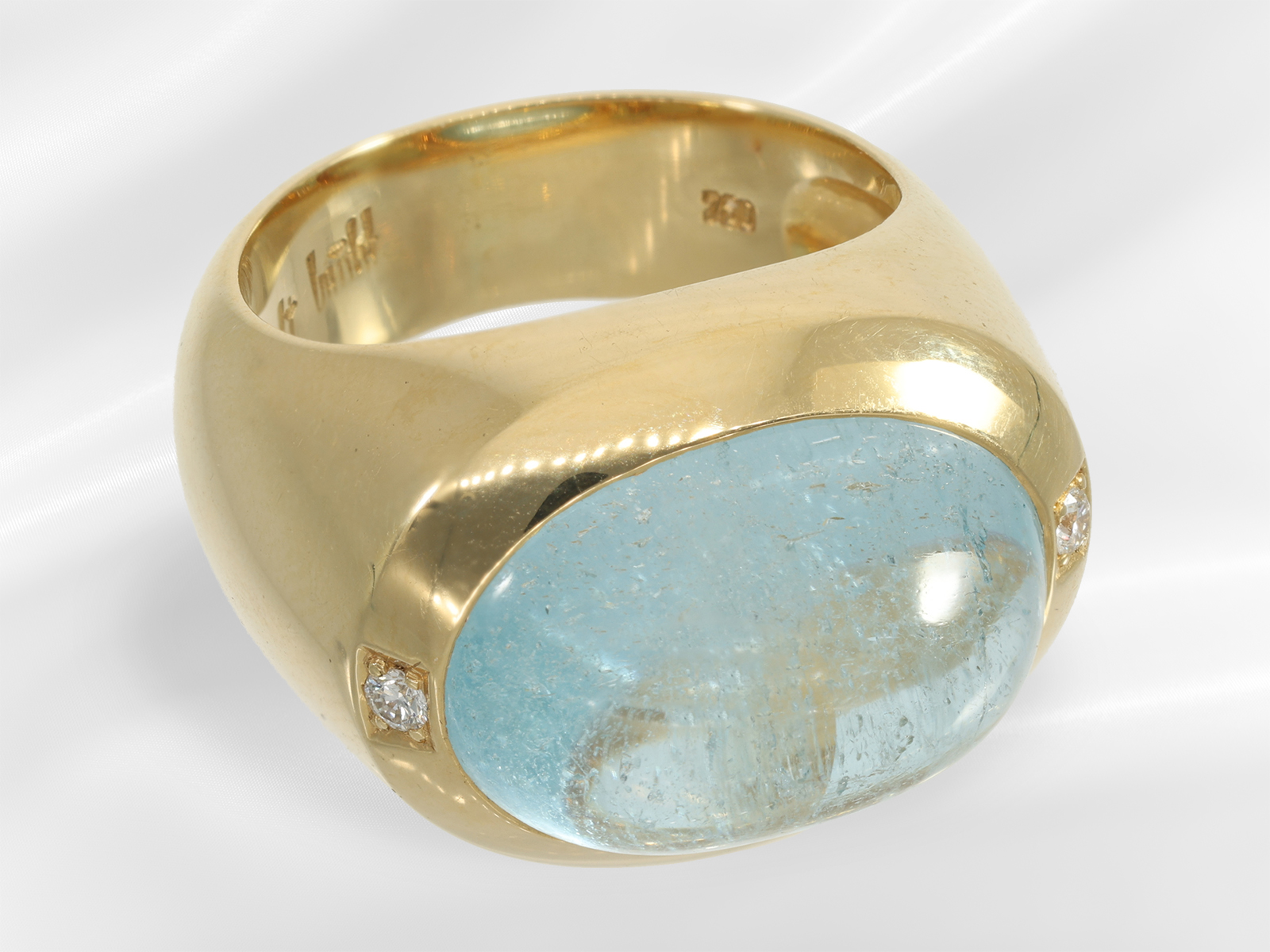 Ring: high-quality modern handwork, 18K gold with large aquamarine cabochon and brilliant-cut diamon - Image 4 of 6
