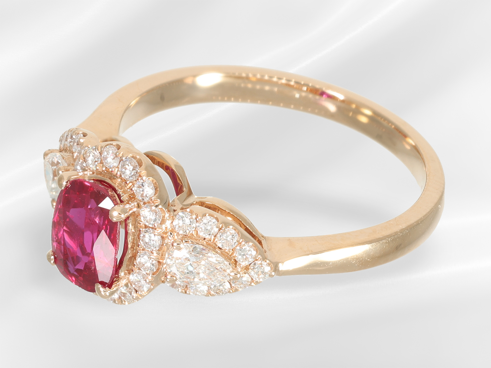 Ring: like new, extremely beautiful gold jewellery ring with Burma ruby and brilliant-cut diamonds - Image 4 of 4