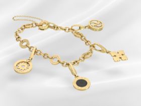 Armband: Bvlgari Bettlerarmband mit 4 Bvlgari Charms, Box und Papiere