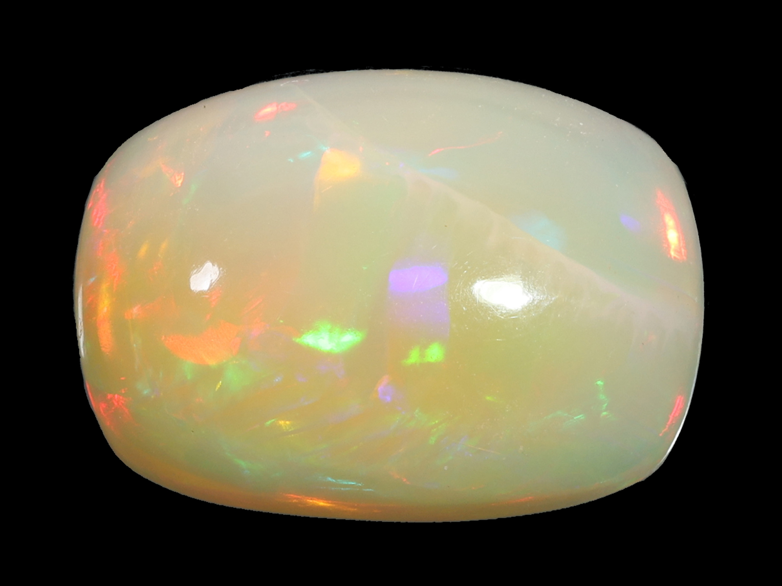 Opal: beautiful loose opal cabochon of approx. 15.7ct