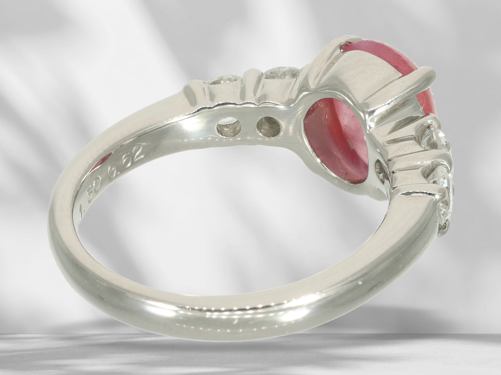 Ring: modern platinum ring with rare coloured stone, pink beryl "pezzotta" and brilliant-cut diamond - Image 4 of 5