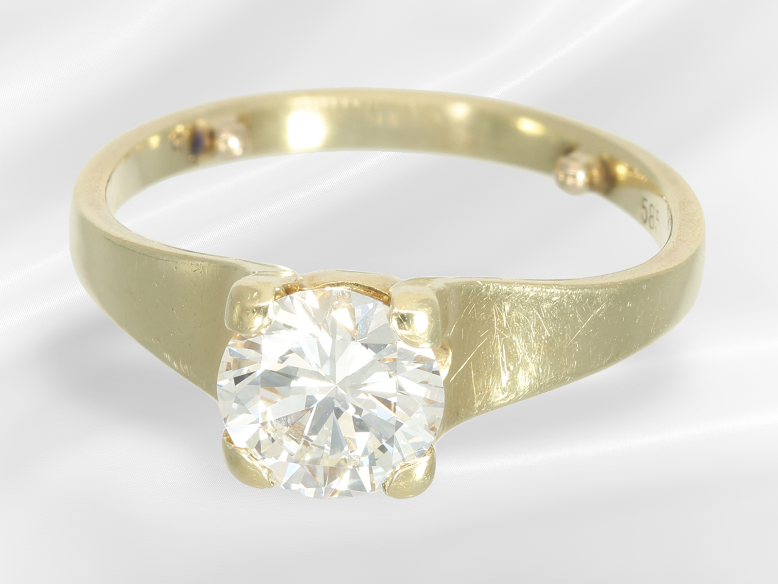 Ring: 14K solitaire ring with a brilliant-cut diamond in top quality, approx. 1,076ct, flawless / To - Image 5 of 6