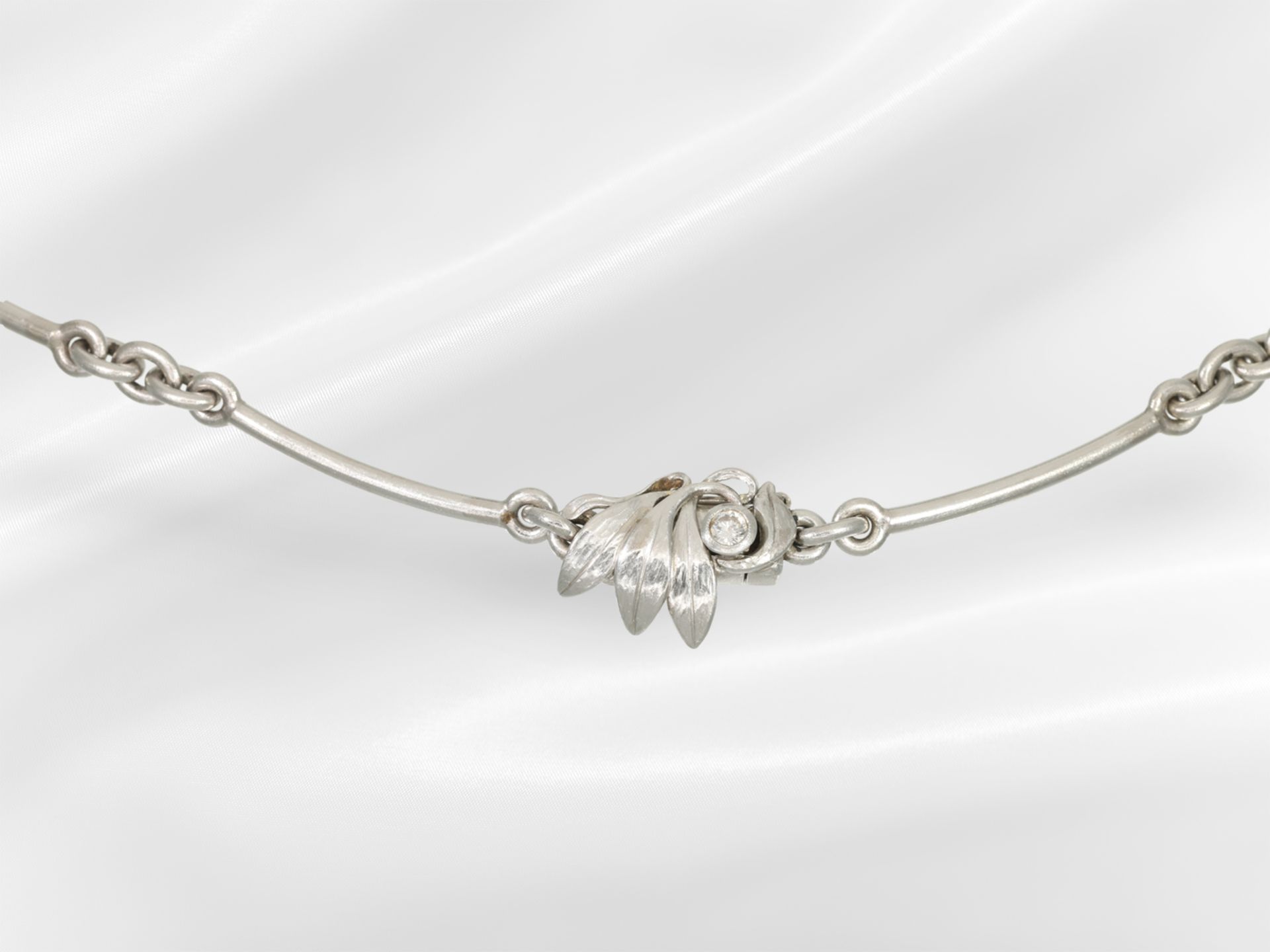 Chain/necklace: important platinum goldsmith jewellery, unique, aquamarine of 102ct - Image 3 of 3
