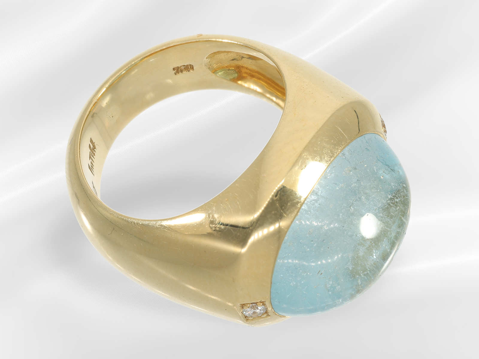 Ring: high-quality modern handwork, 18K gold with large aquamarine cabochon and brilliant-cut diamon - Image 2 of 6