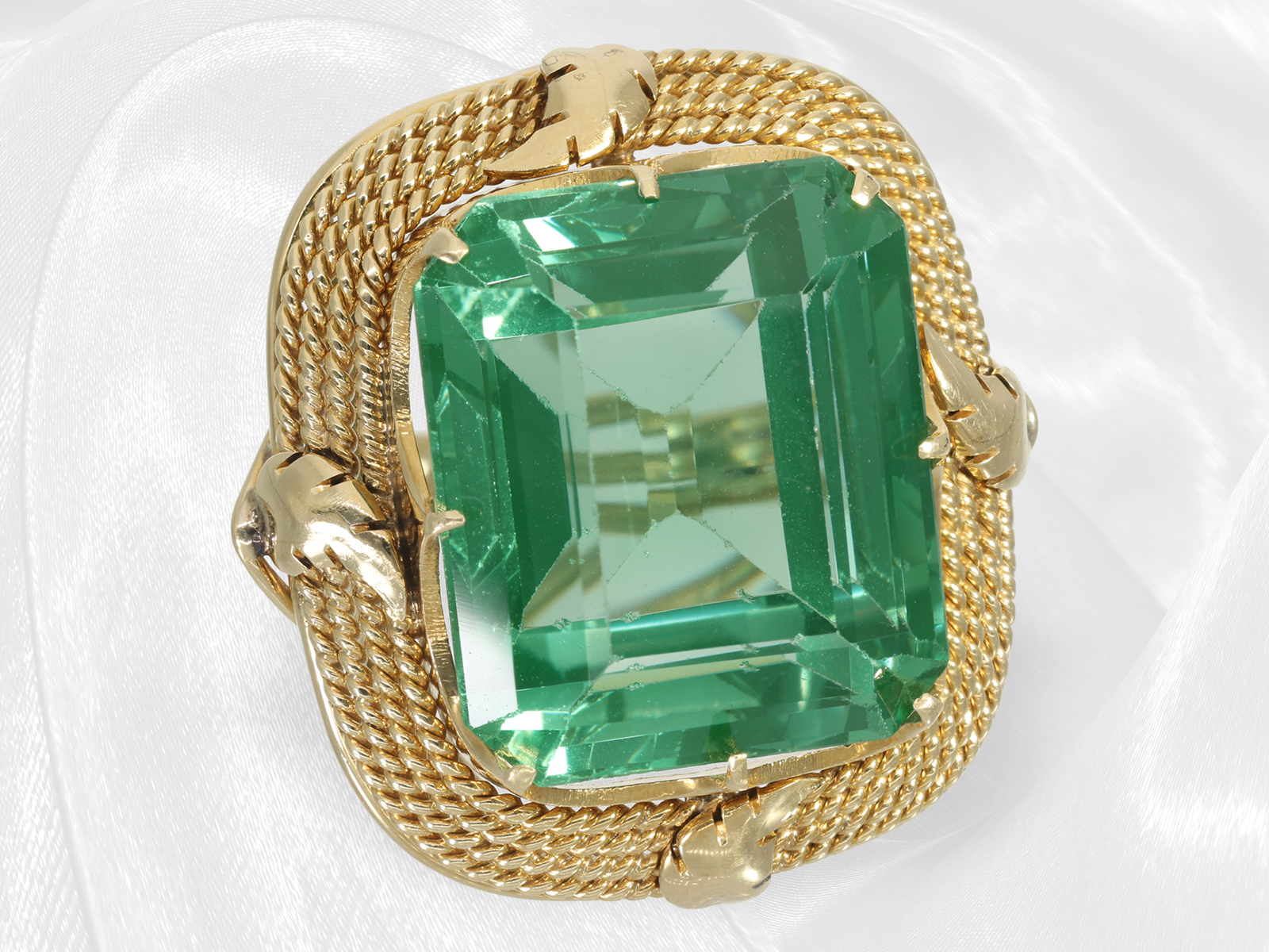 Ring: extraordinary vintage goldsmith ring with green gemstone, old 14K gold handwork - Image 3 of 5
