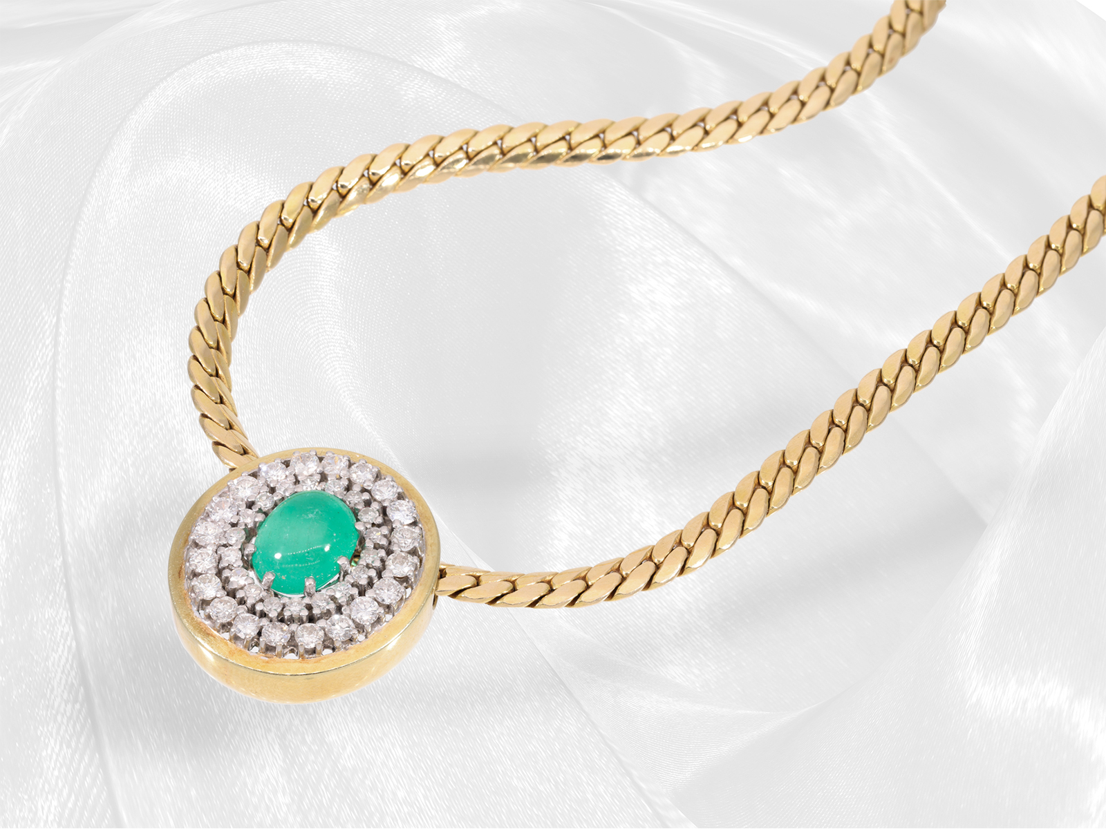 High-quality gold necklace with large emerald/brilliant-cut diamond gold pendant, approx. 6.14ct - Image 4 of 5