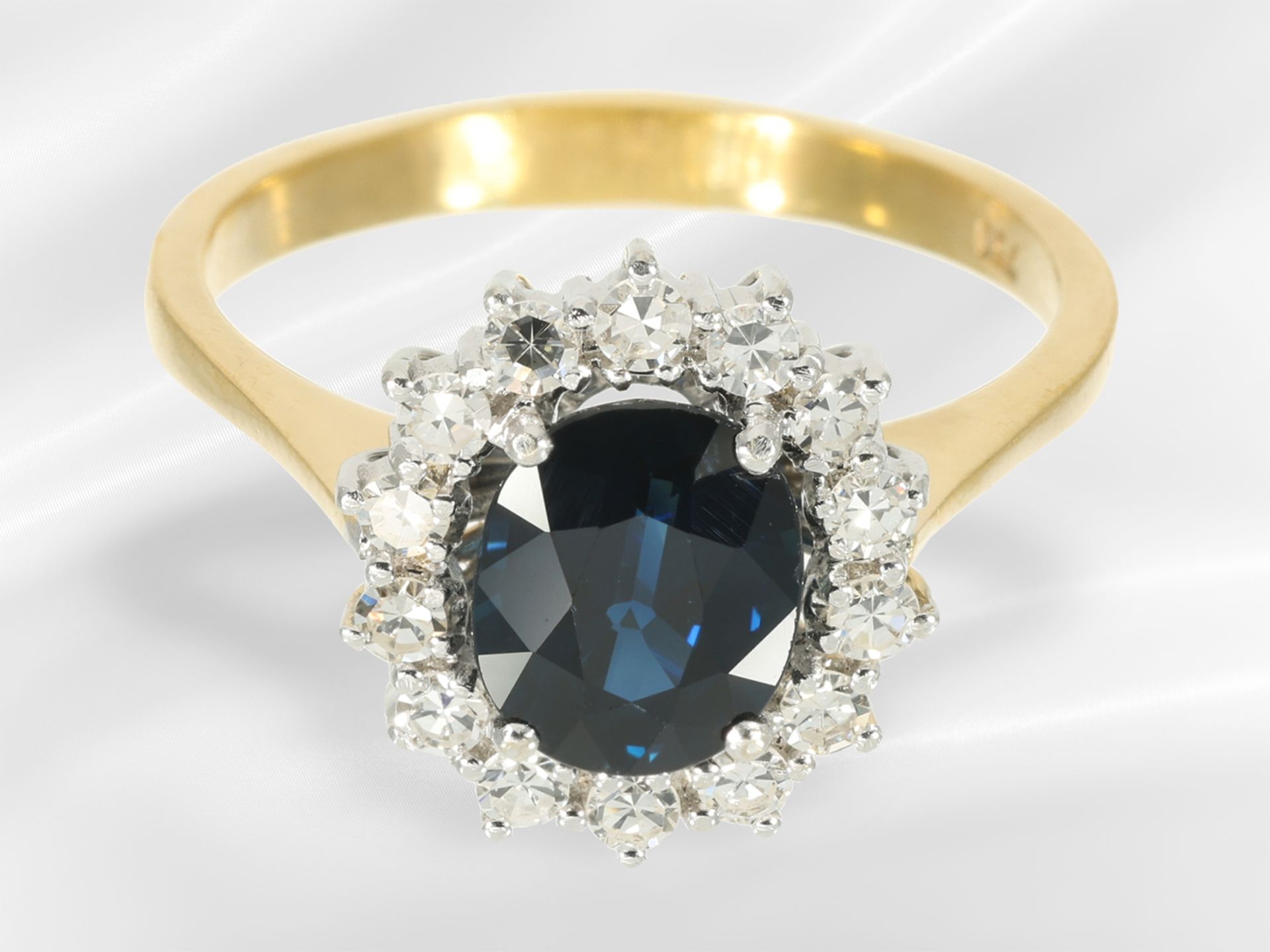 Ring: attractive white gold sapphire/diamond goldsmith flower ring, approx. 2.76ct - Image 2 of 5