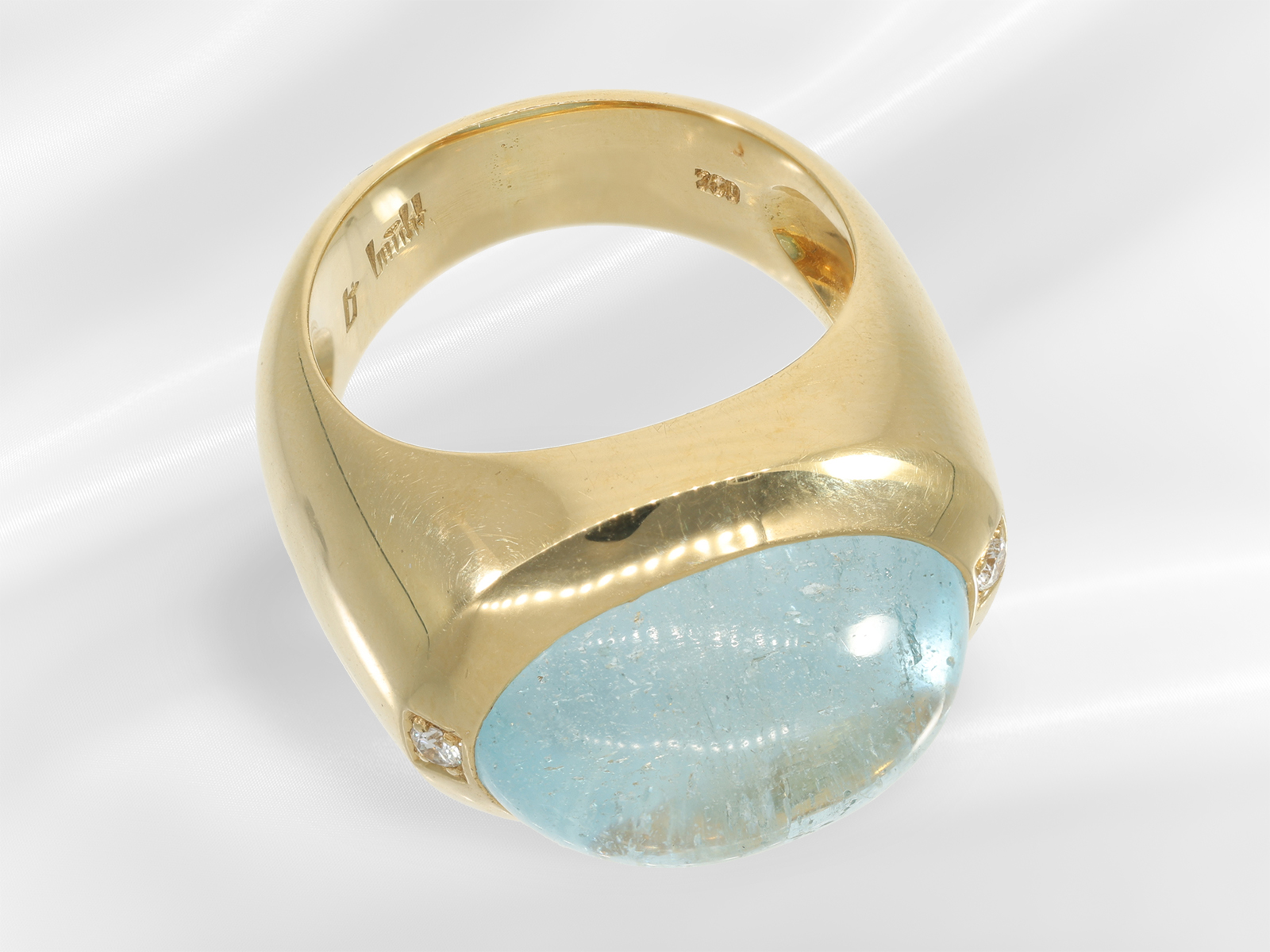 Ring: high-quality modern handwork, 18K gold with large aquamarine cabochon and brilliant-cut diamon - Image 3 of 6