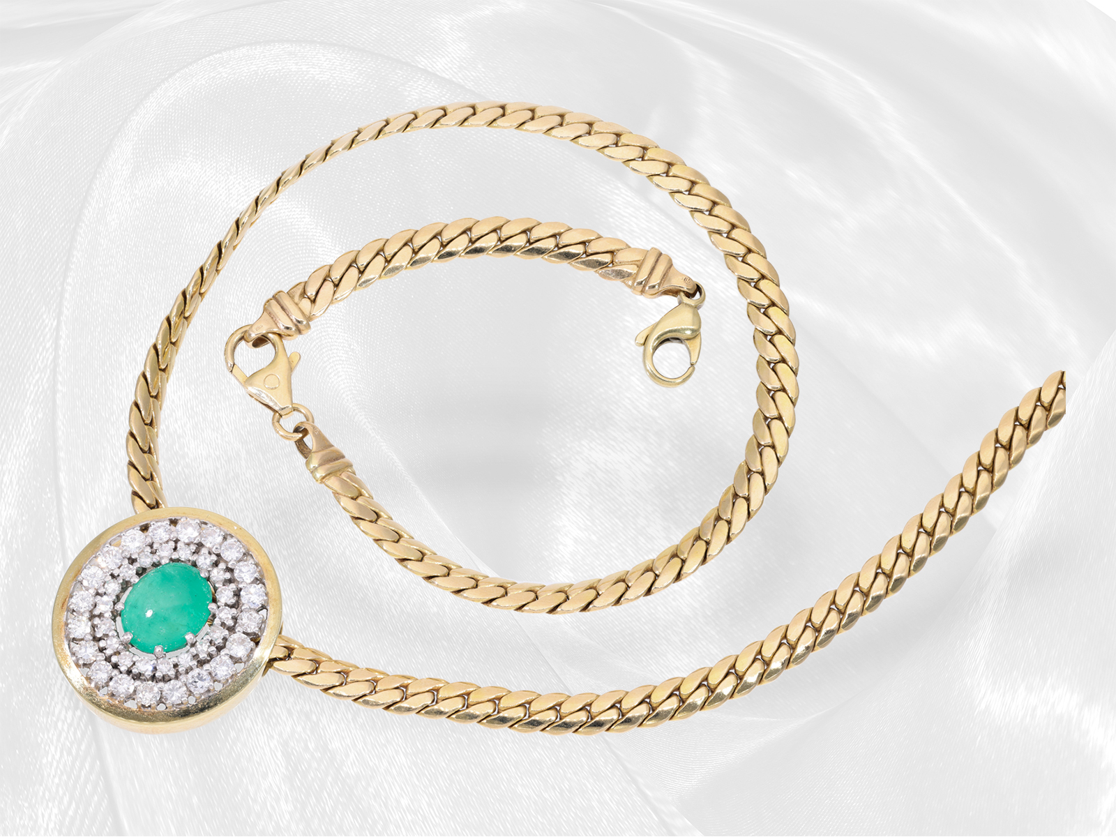 High-quality gold necklace with large emerald/brilliant-cut diamond gold pendant, approx. 6.14ct - Image 2 of 5