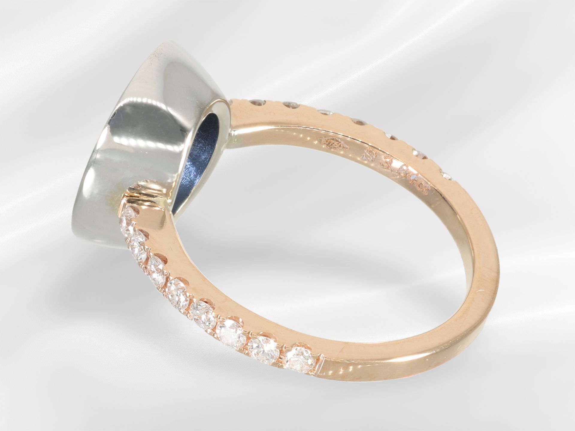 Ring: sehr wertvoller, neuwertiger Saphir/Brillantring, Saphir "Royal Blue - No Heat" ca. 3,84ct - Bild 4 aus 4